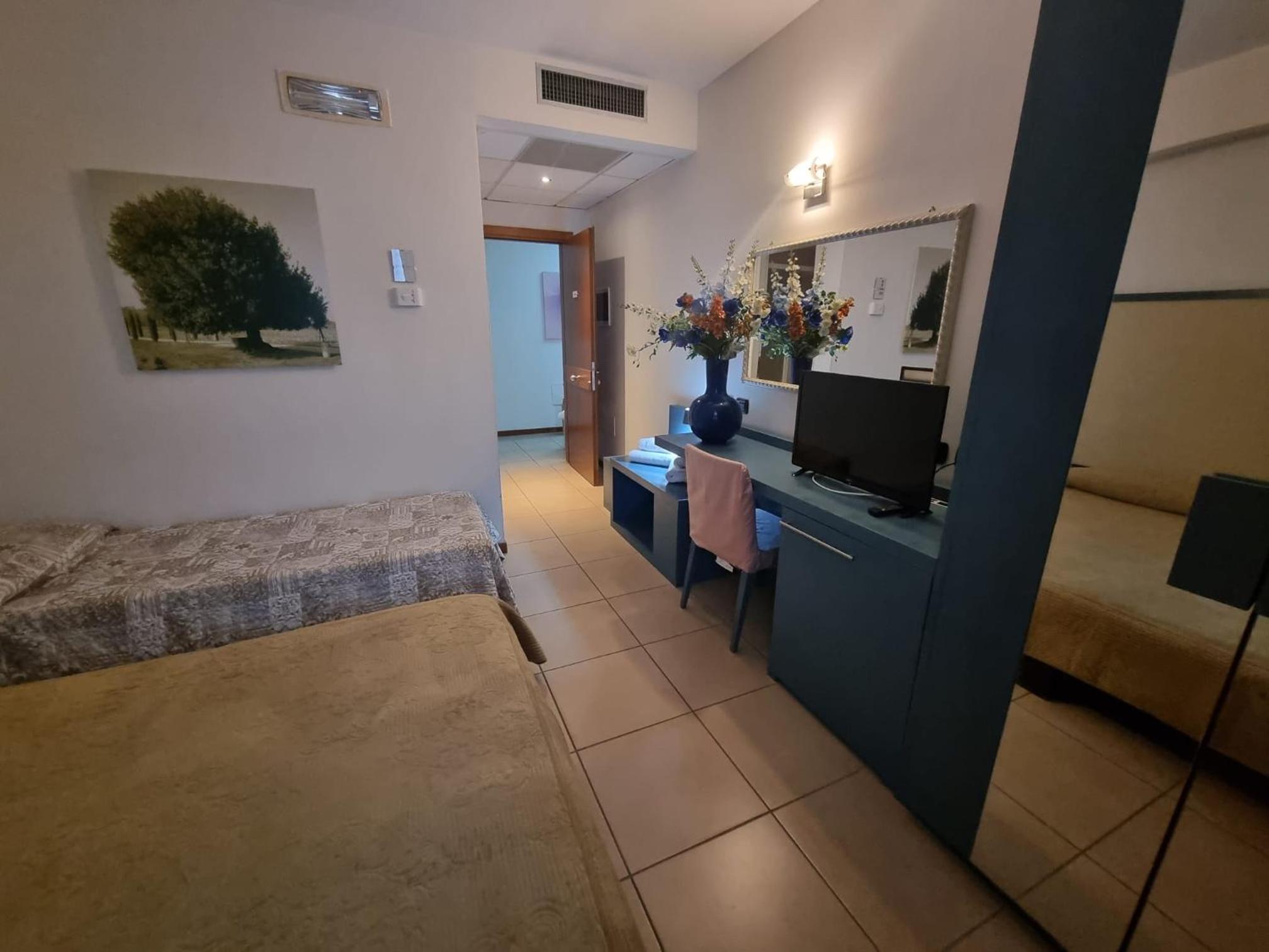 Triple Room with Private Bathroom photo 1