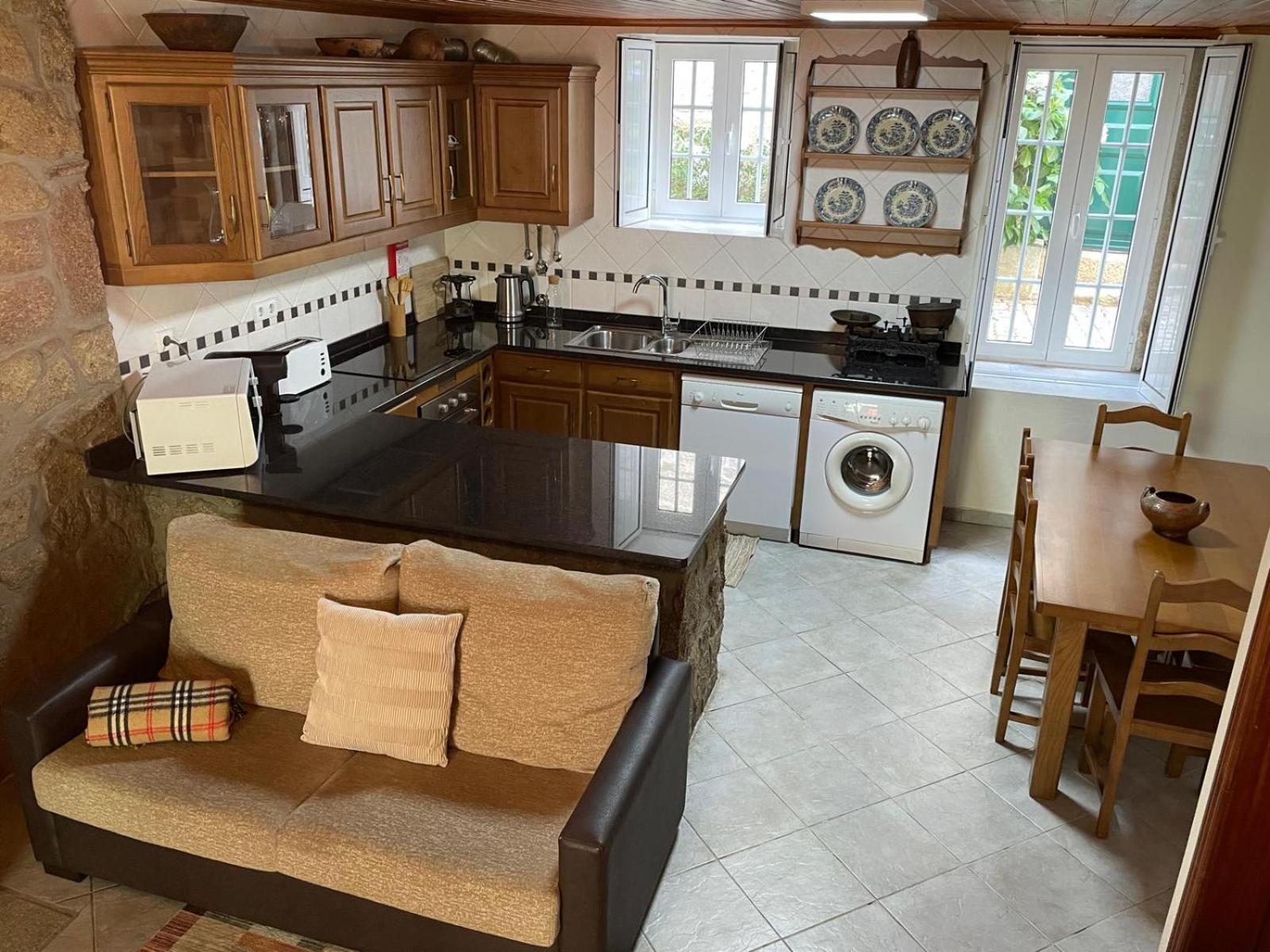 Two-Bedroom House - Photo 3