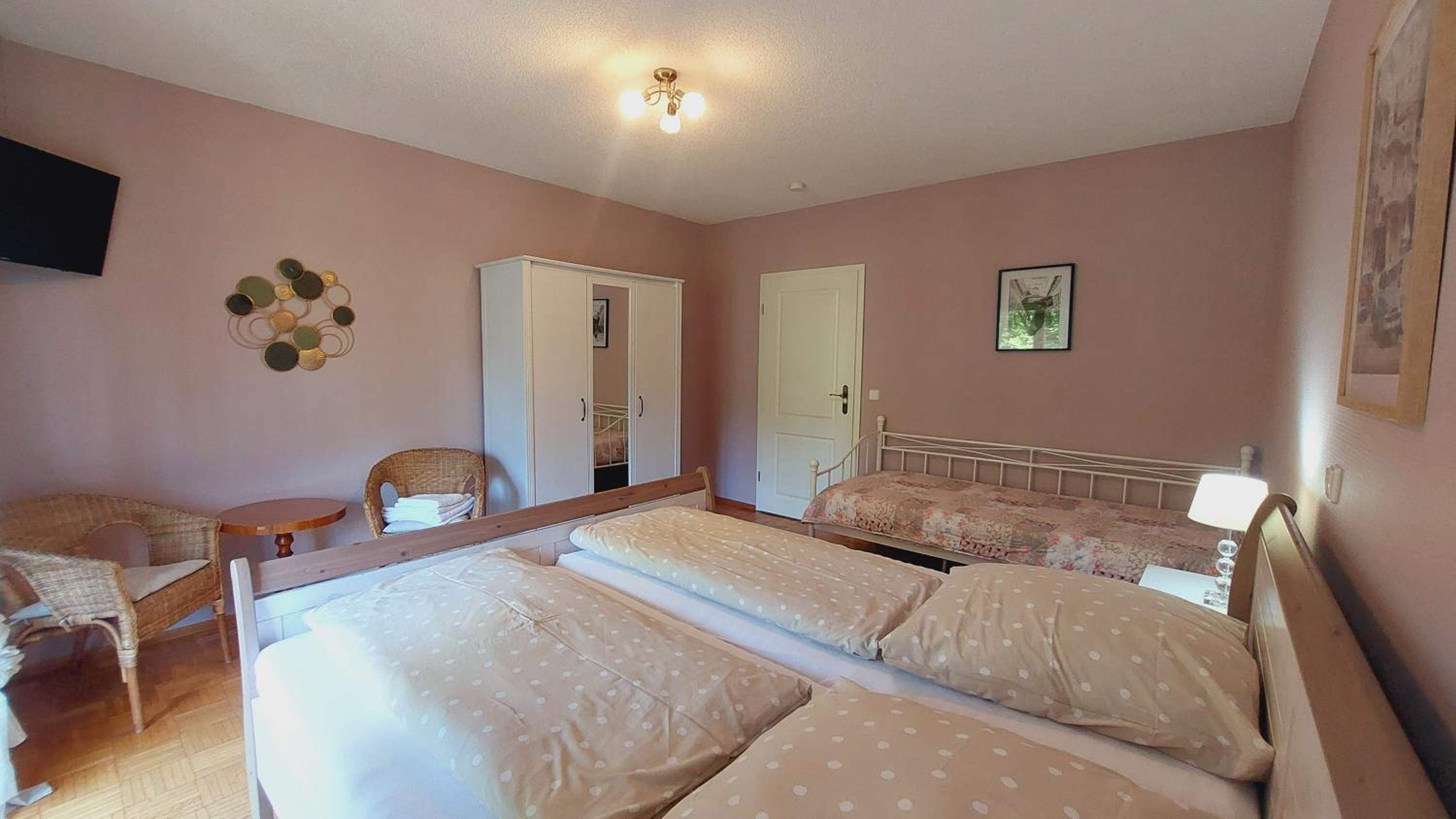 Apartment with Lake View - Photo 1