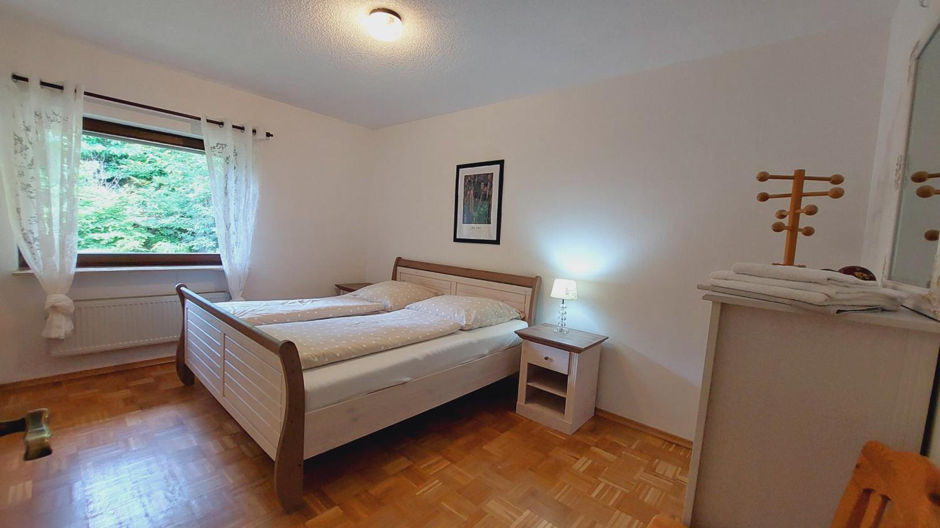 Apartment with Lake View - Photo 4