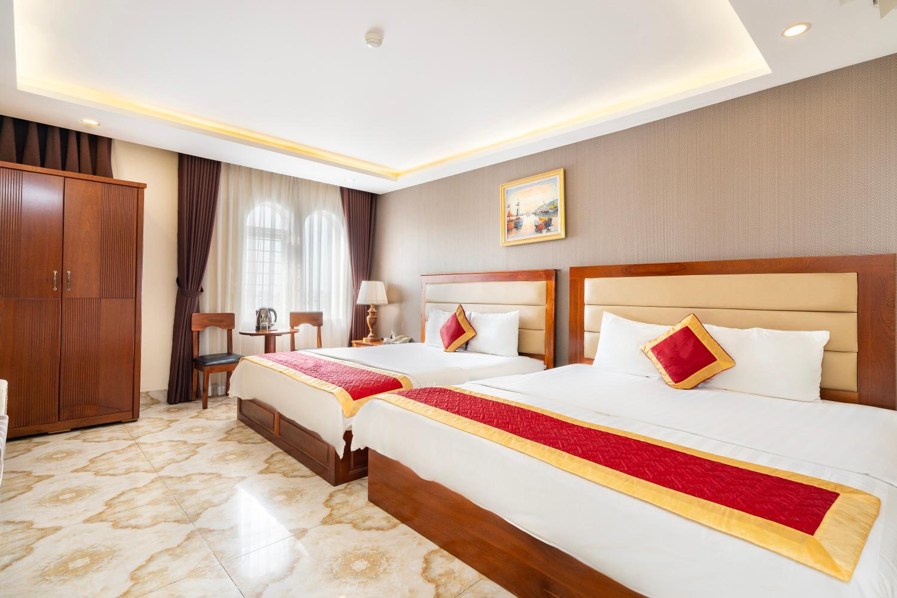 Deluxe Family Room