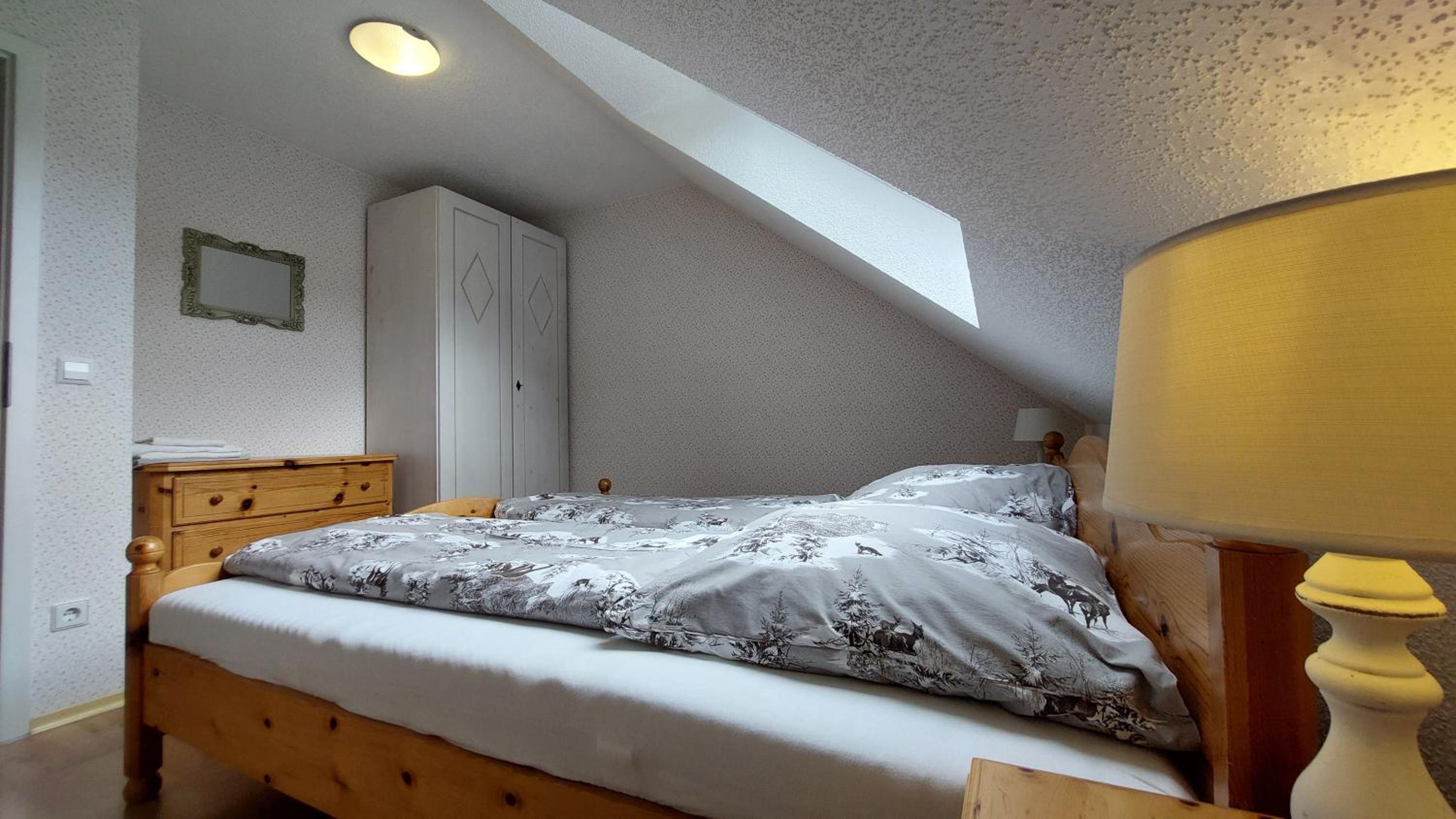 Apartment with Balcony - Photo 2