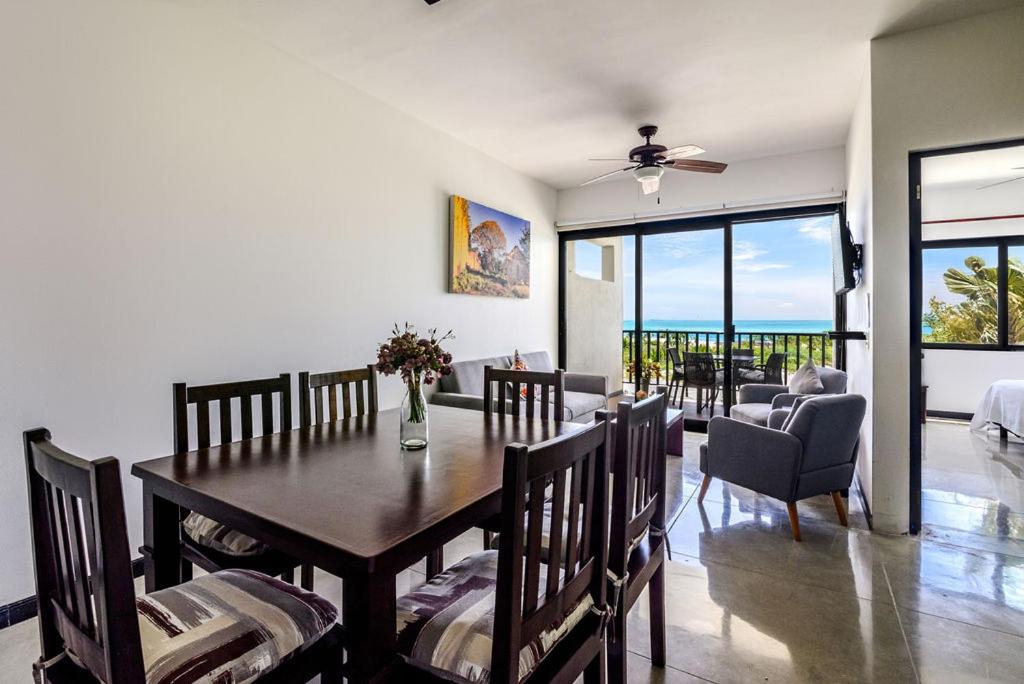 Two-Bedroom Apartment Ocean Front (5 Adults) photo 2