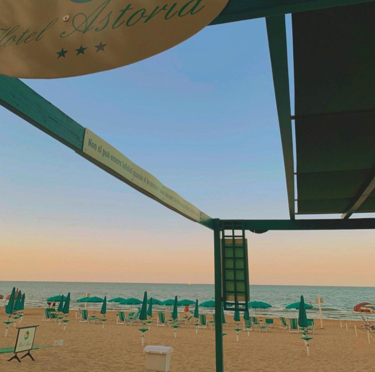  Double or Twin Room with Balcony and Sea View - Photo 12