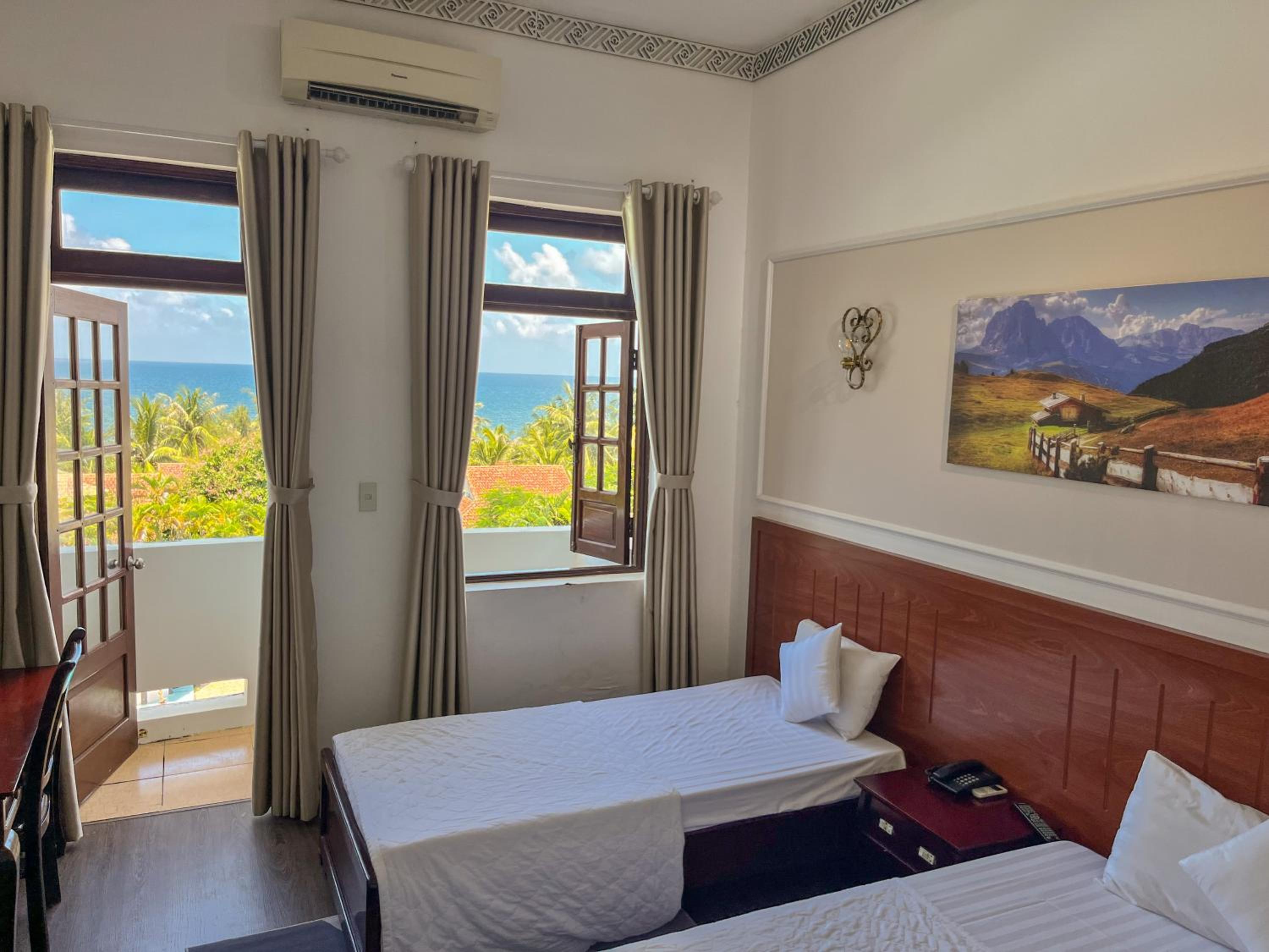 Standard Double or Twin Room with Sea View photo 1