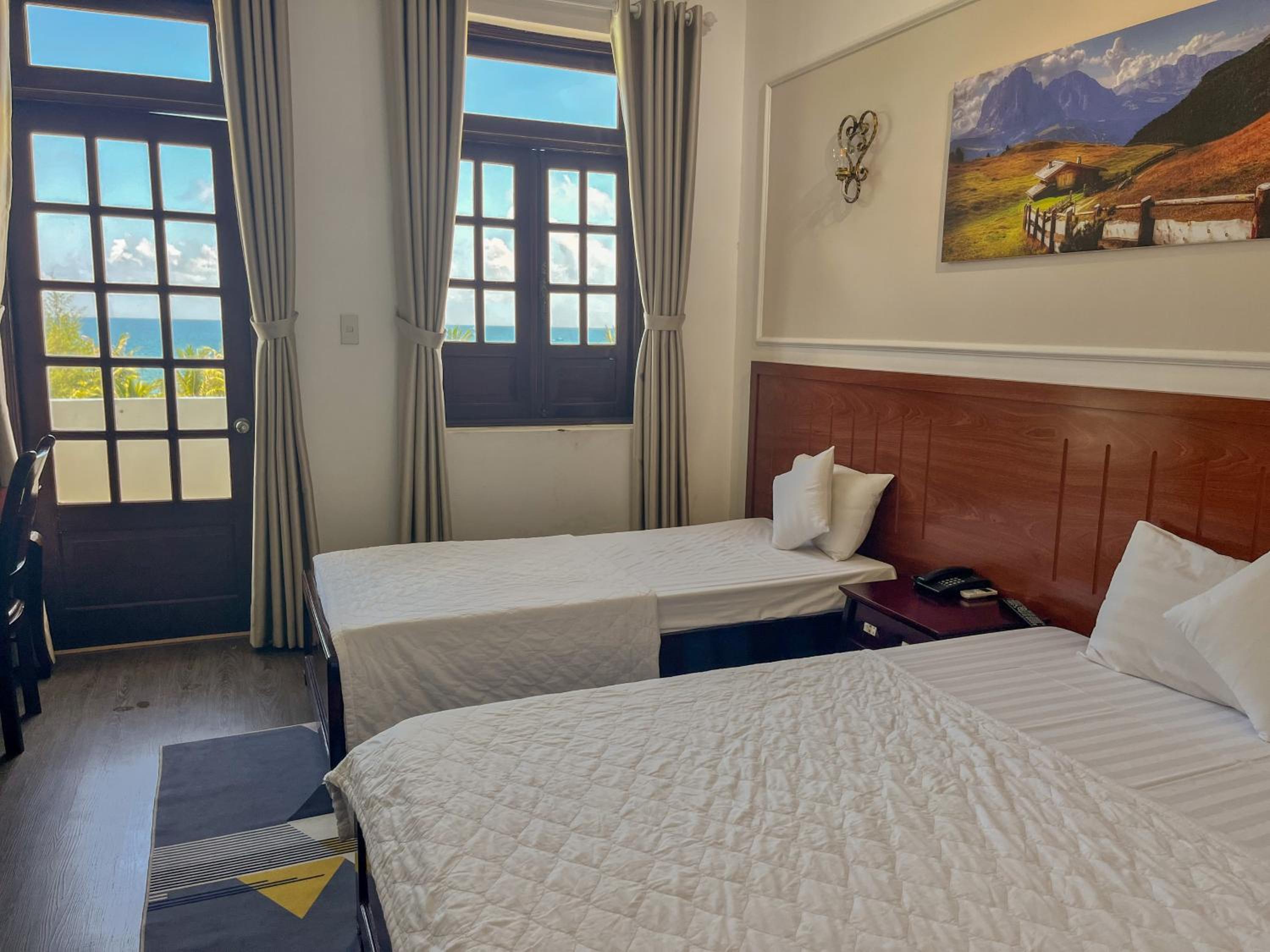Standard Double or Twin Room with Sea View photo 3