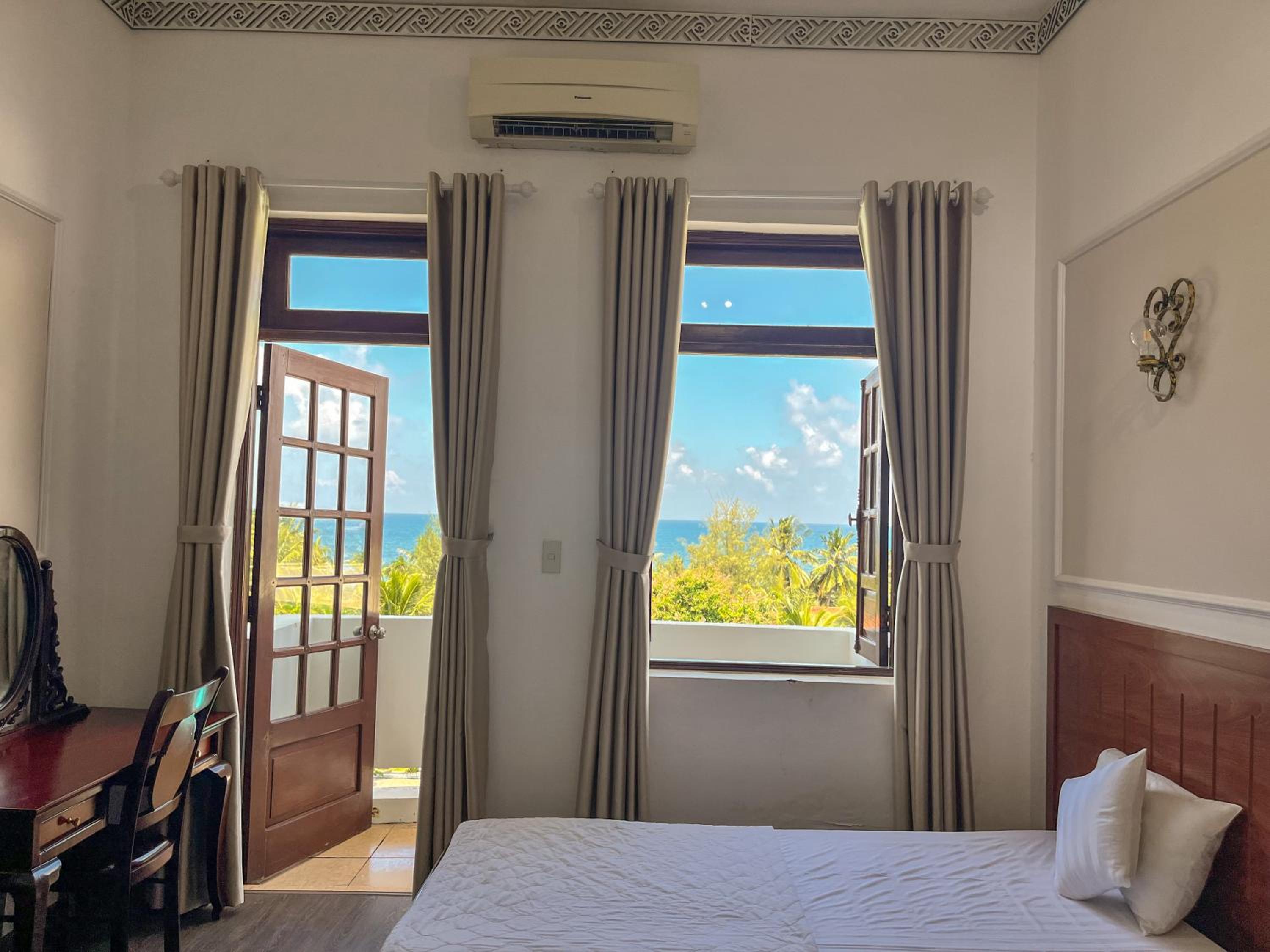 Standard Double or Twin Room with Sea View photo 2