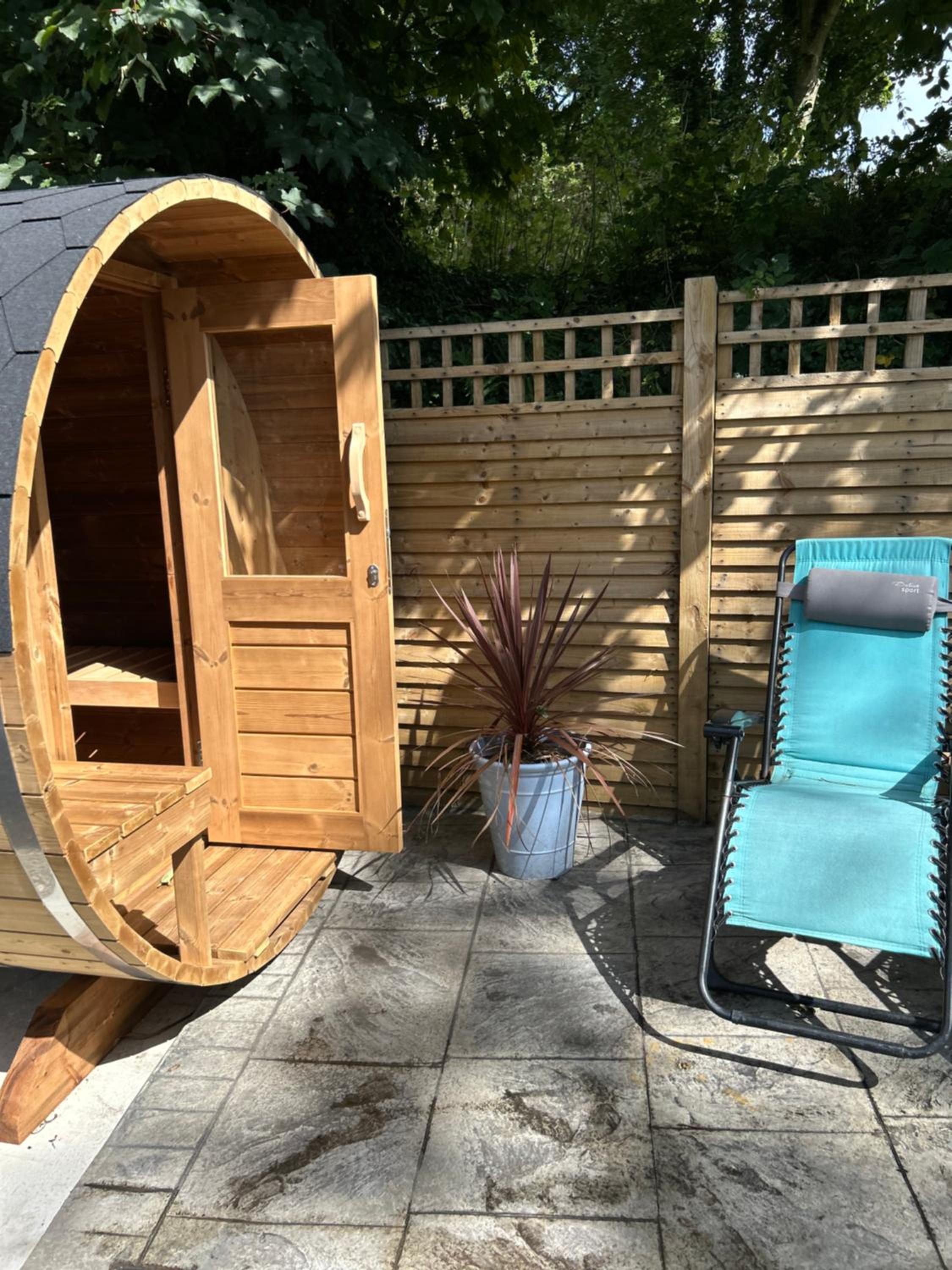 Double Room with Private Bathroom - Photo 6