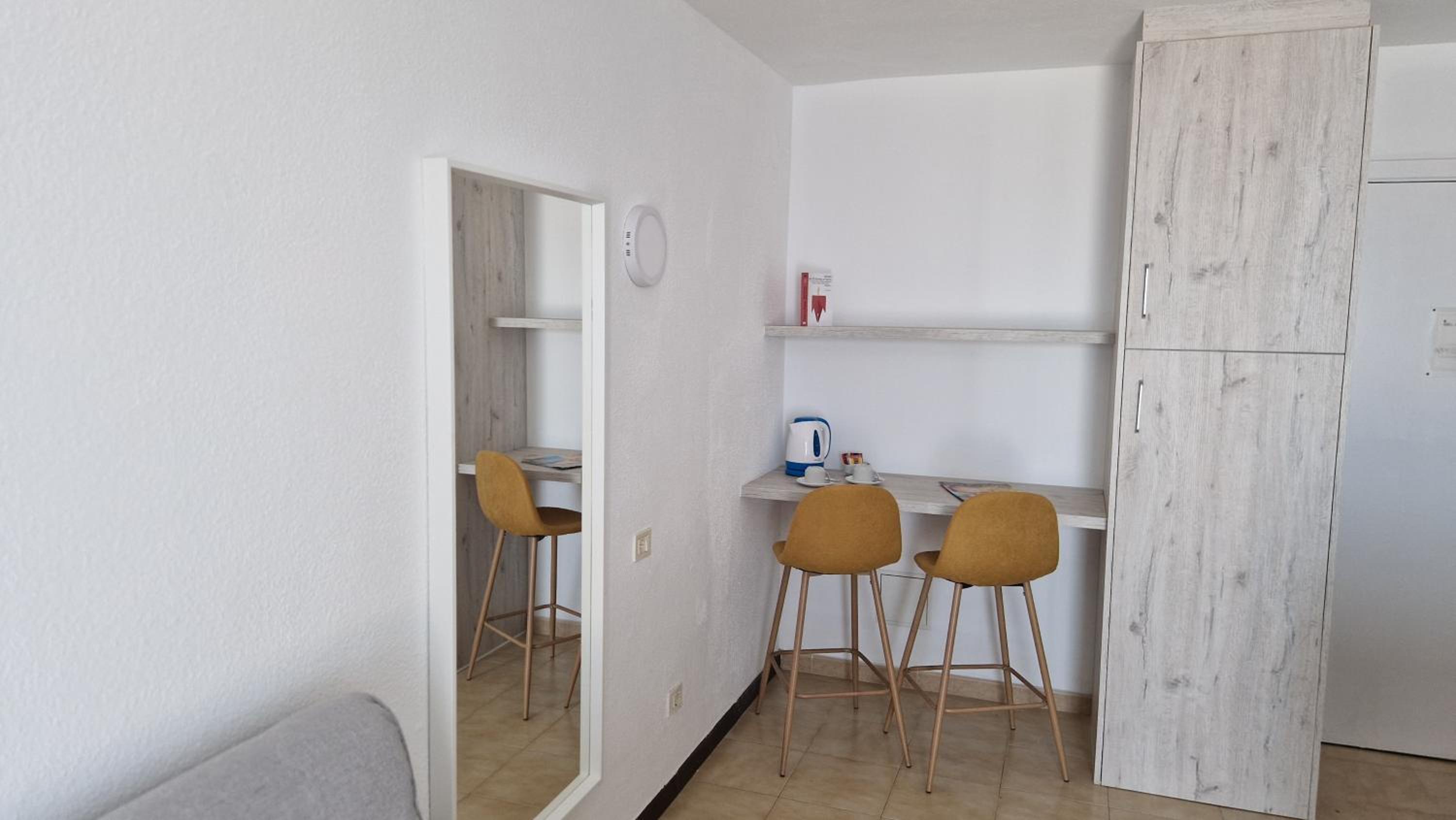 Habitación Estándar Doble con Dos Camas Dobles