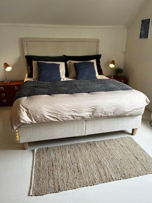 Three-Bedroom House photo 2