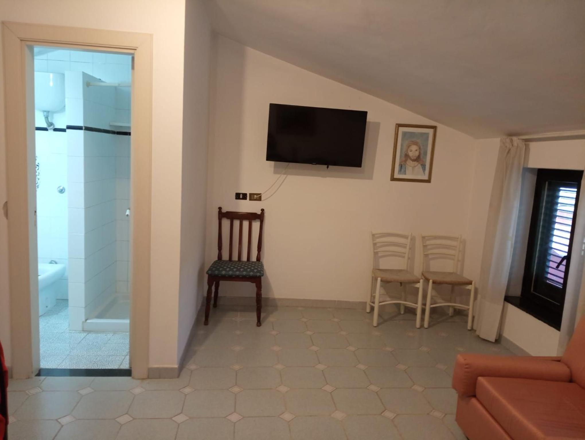 Deluxe Double Or Twin Room photo 2
