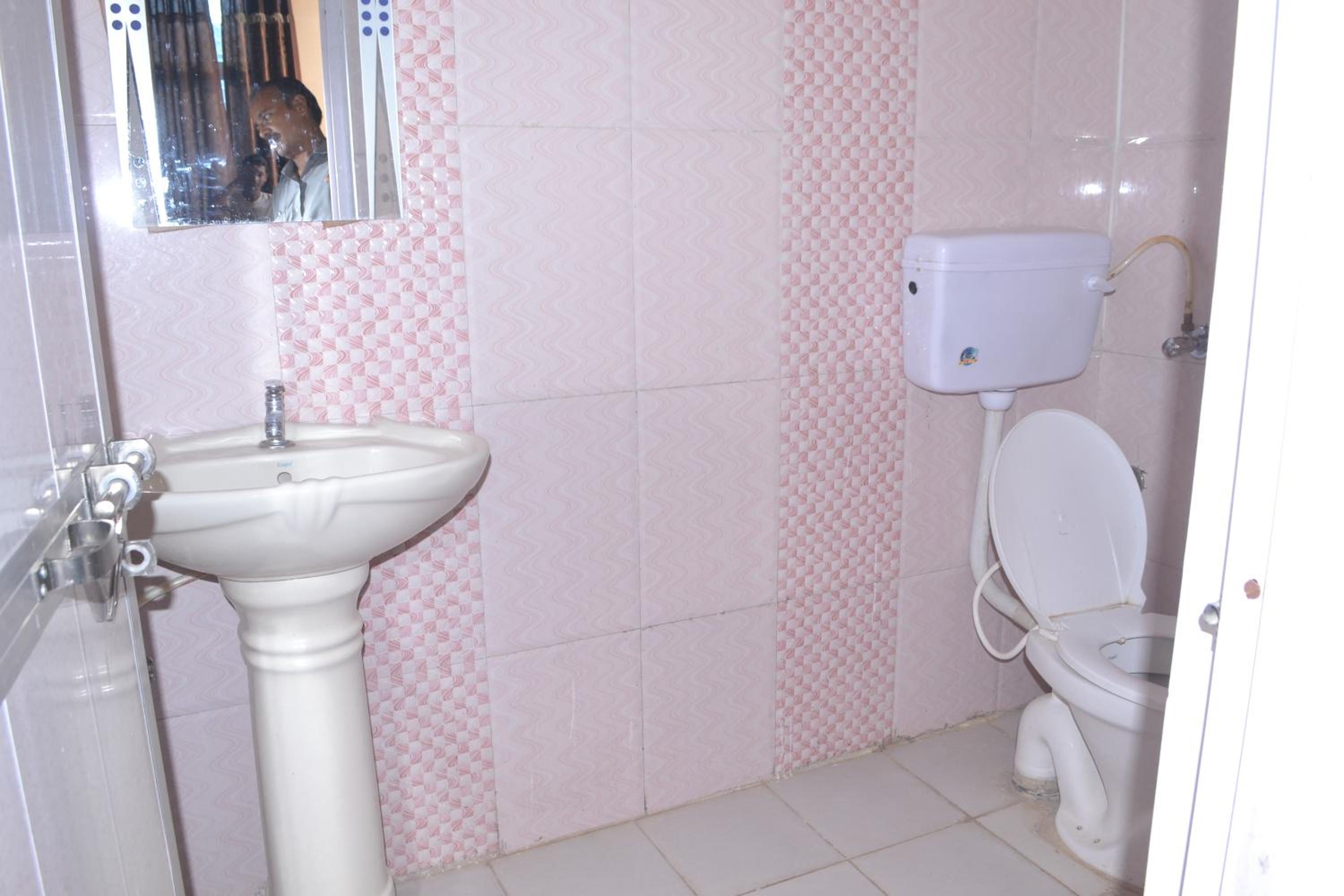Budget Double Room photo 3