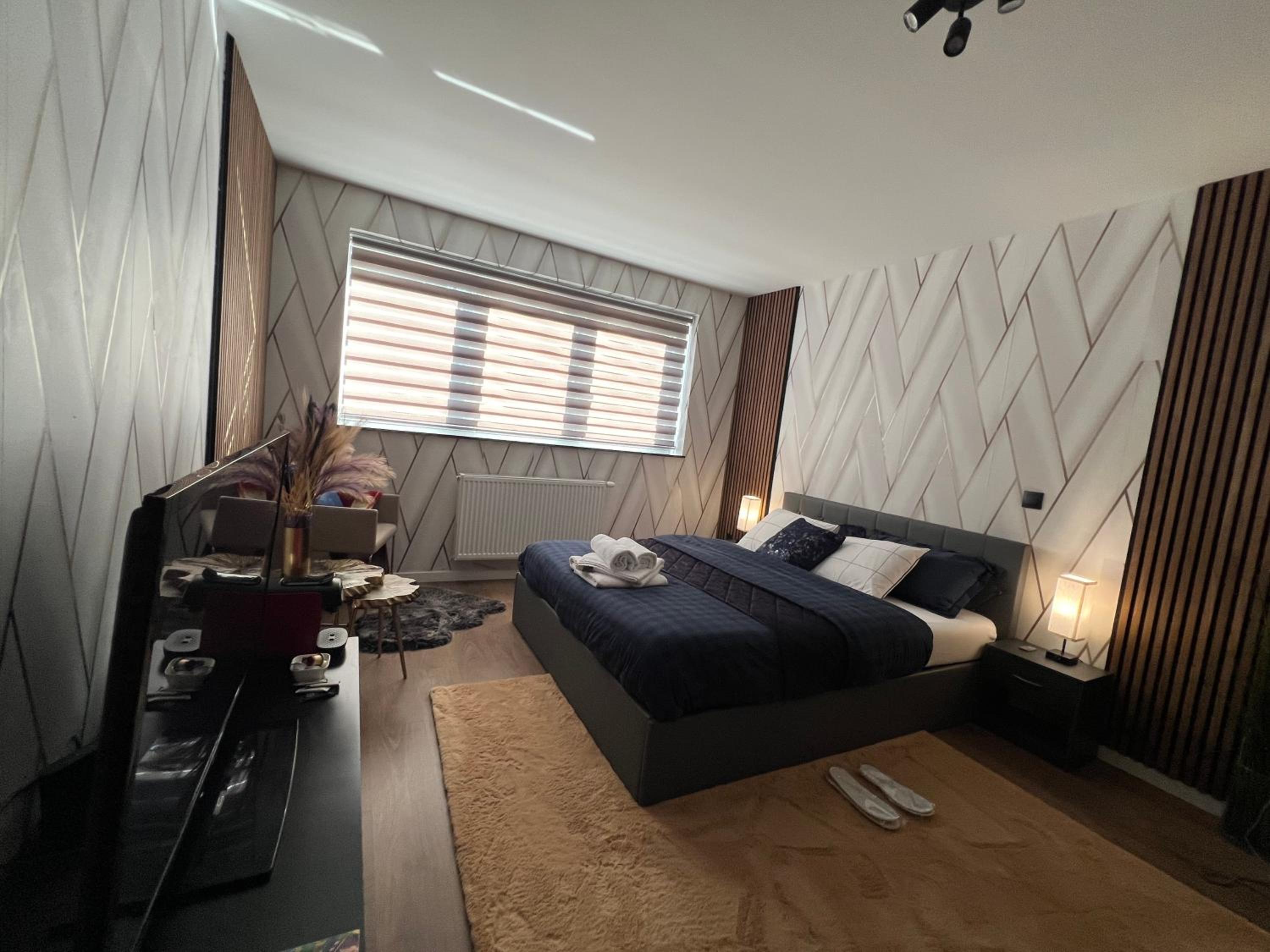 Deluxe Double Room (2 Adults + 1 Child) photo 2