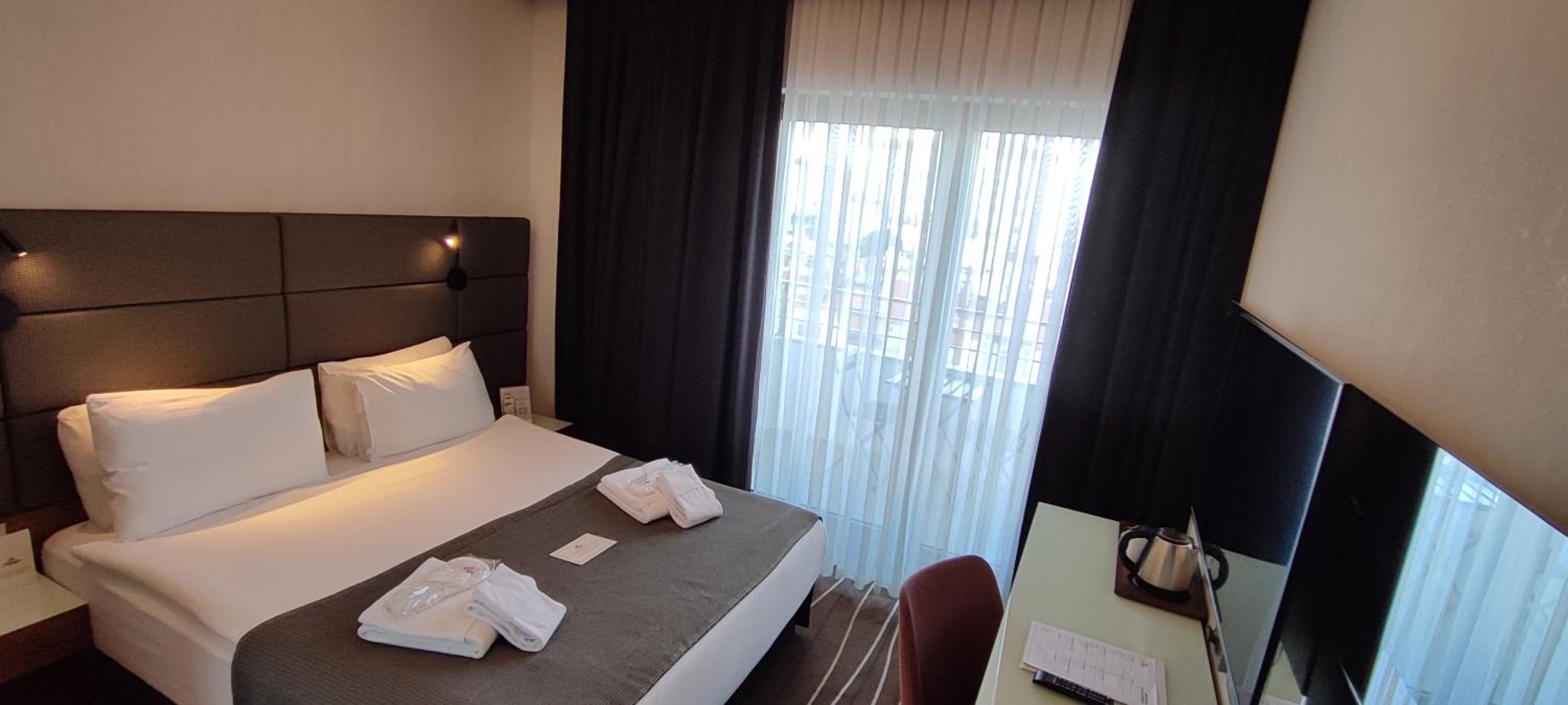 Deluxe Bosphorus Balcony Room