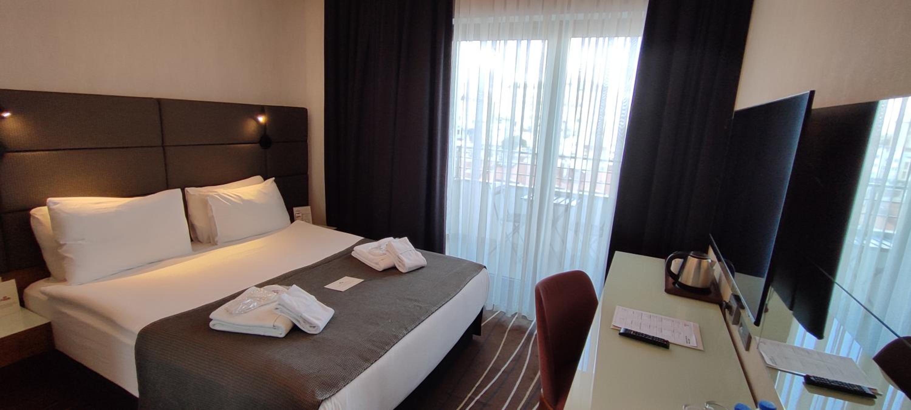 Deluxe Bosphorus Balcony Room