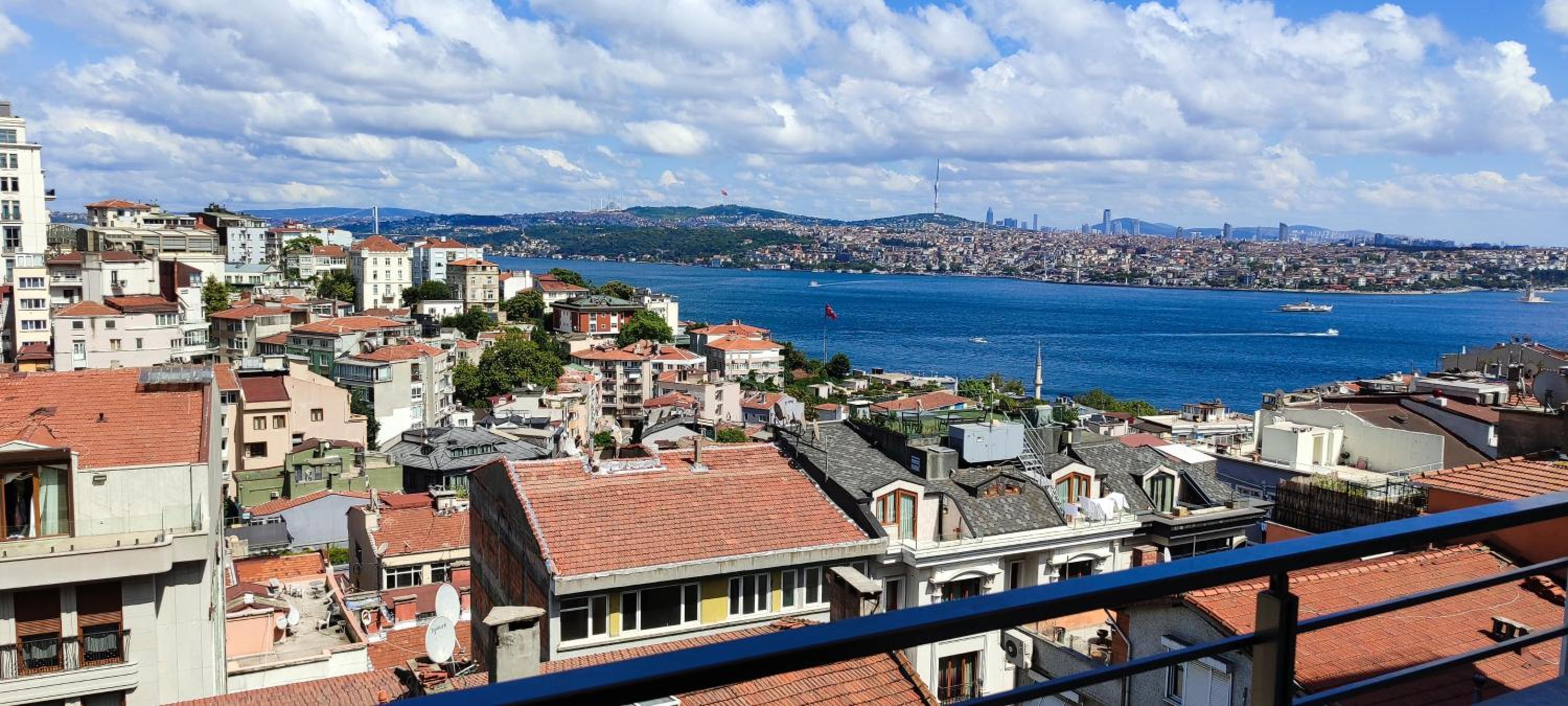Deluxe Bosphorus Suit Balcony Room thumbnail 5