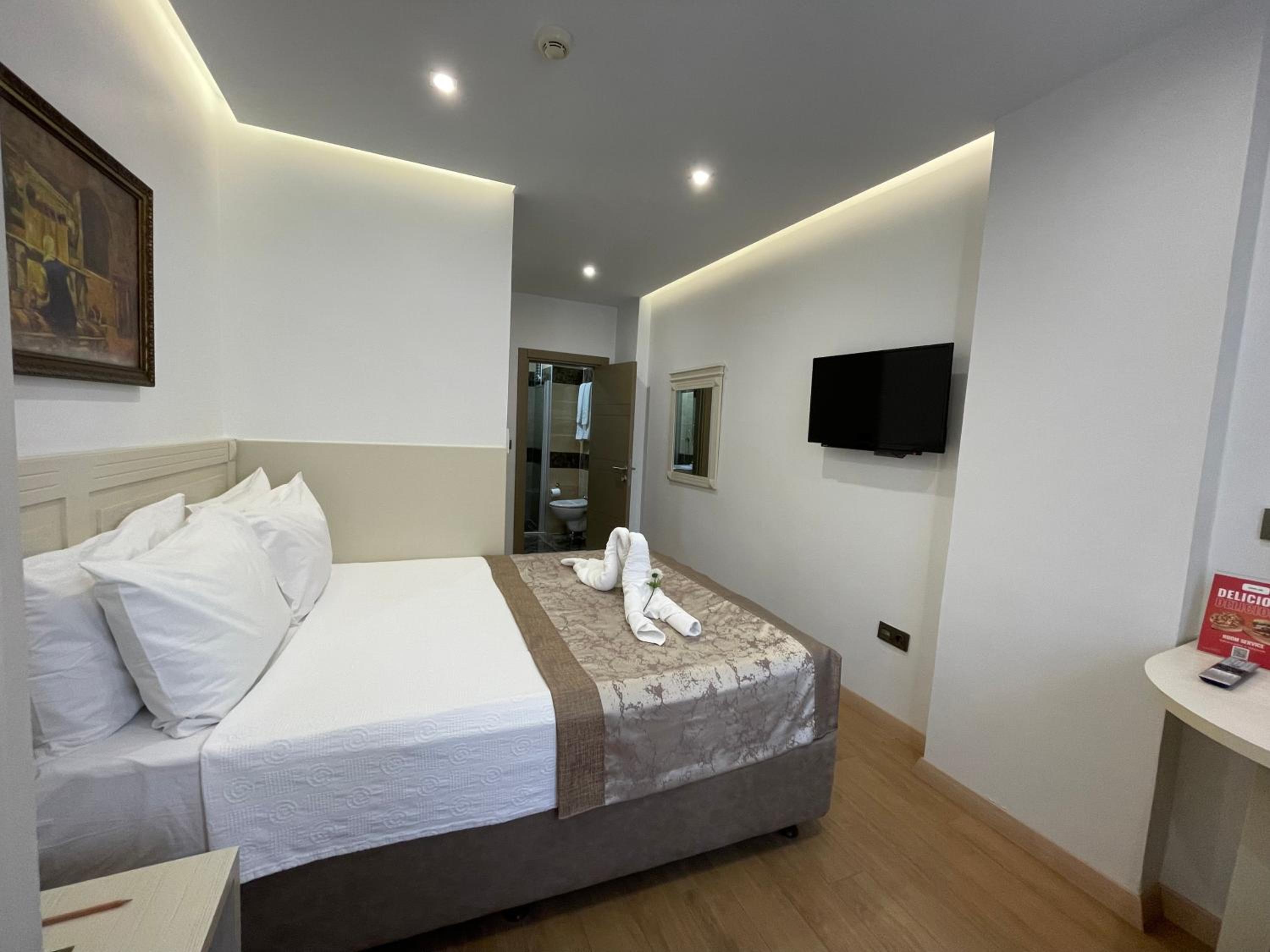 Double or Twin Room photo 1