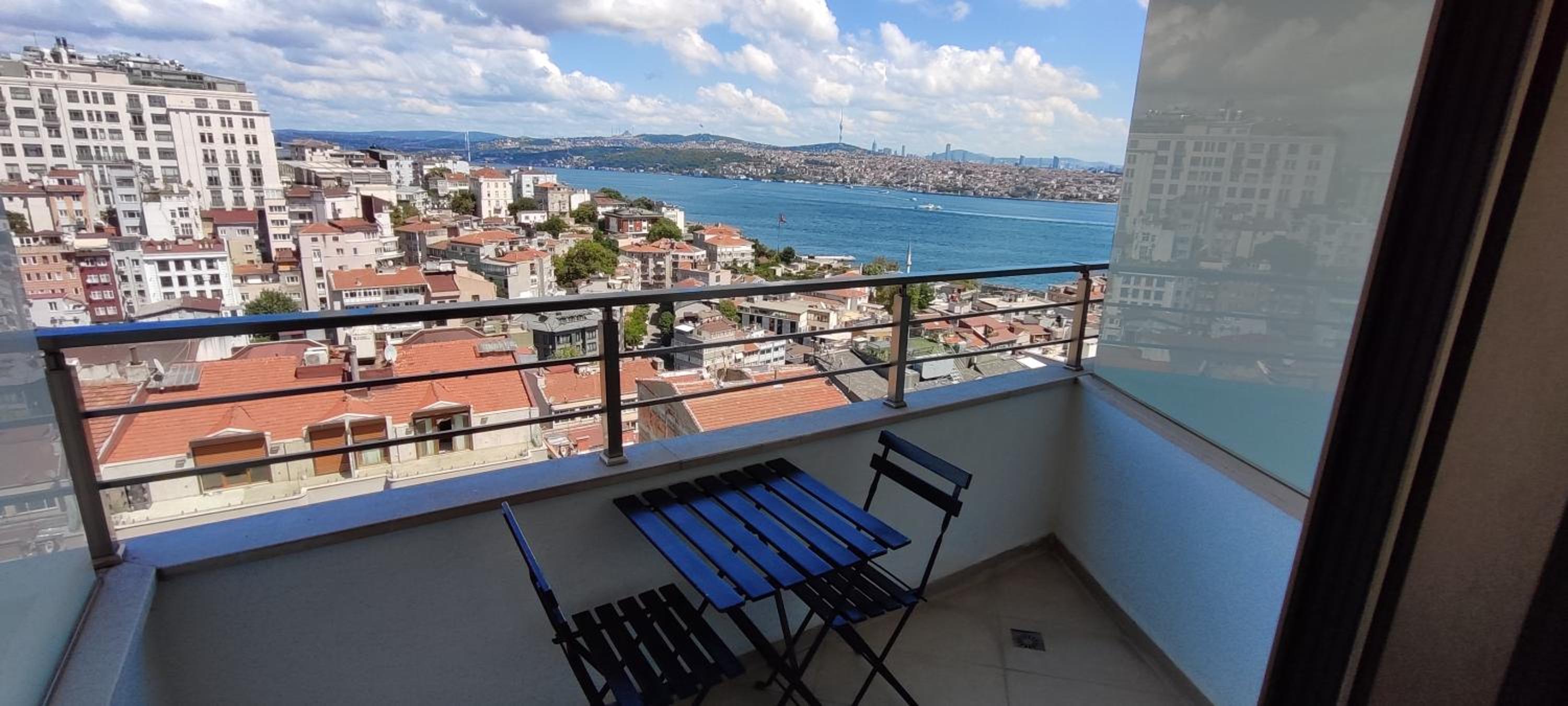 Deluxe Bosphorus Suit Balcony Room thumbnail 6