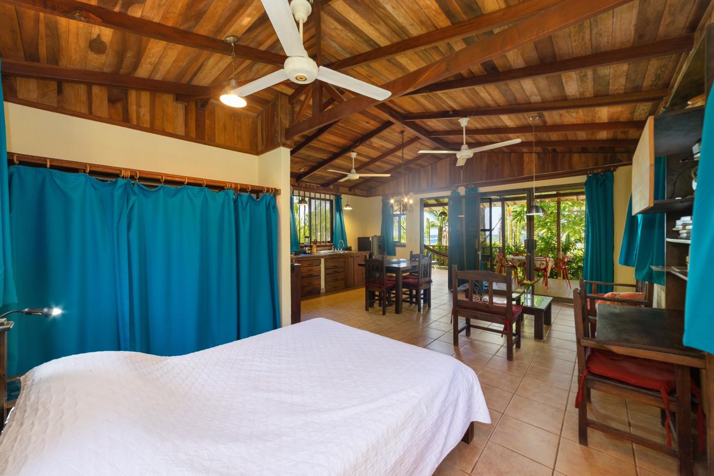 Villa - Beach Front photo 2