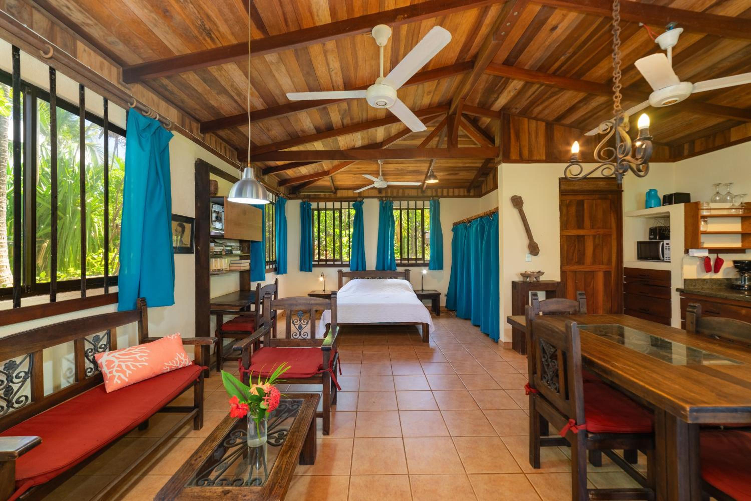 Villa - Beach Front photo 1