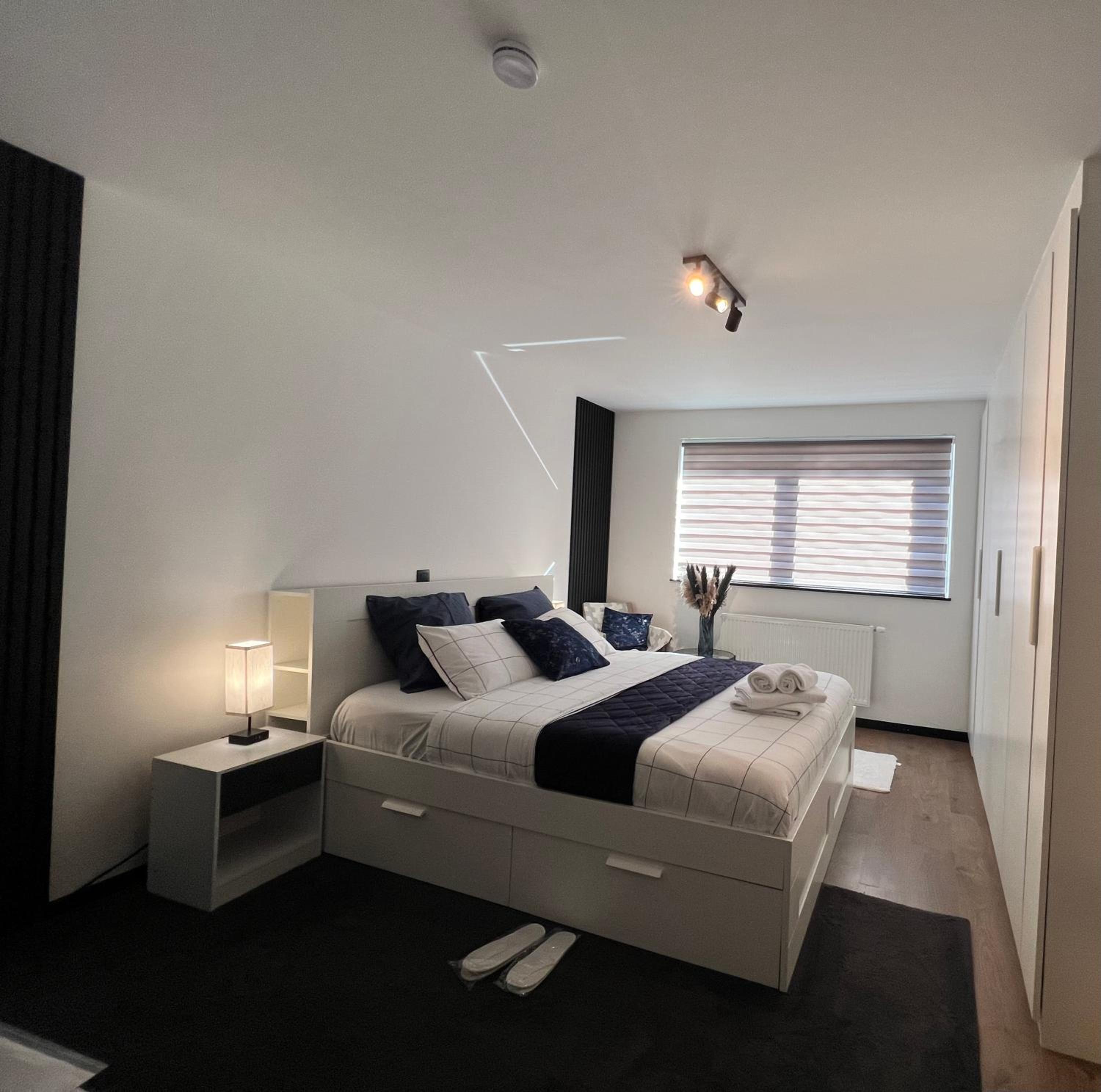 Deluxe Double Room (2 Adults + 1 Child) photo 1