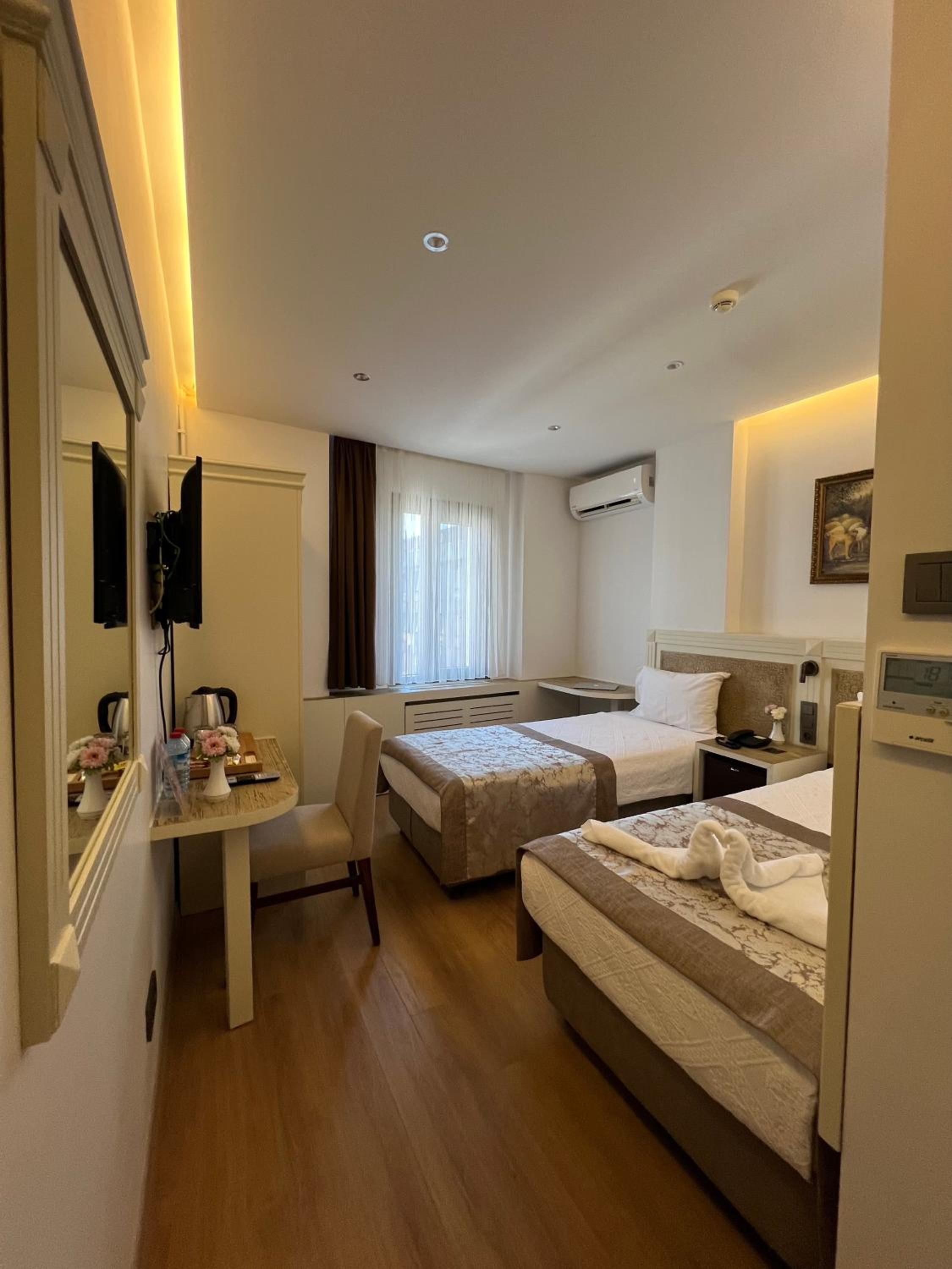 Standard Double or Twin Room photo 1