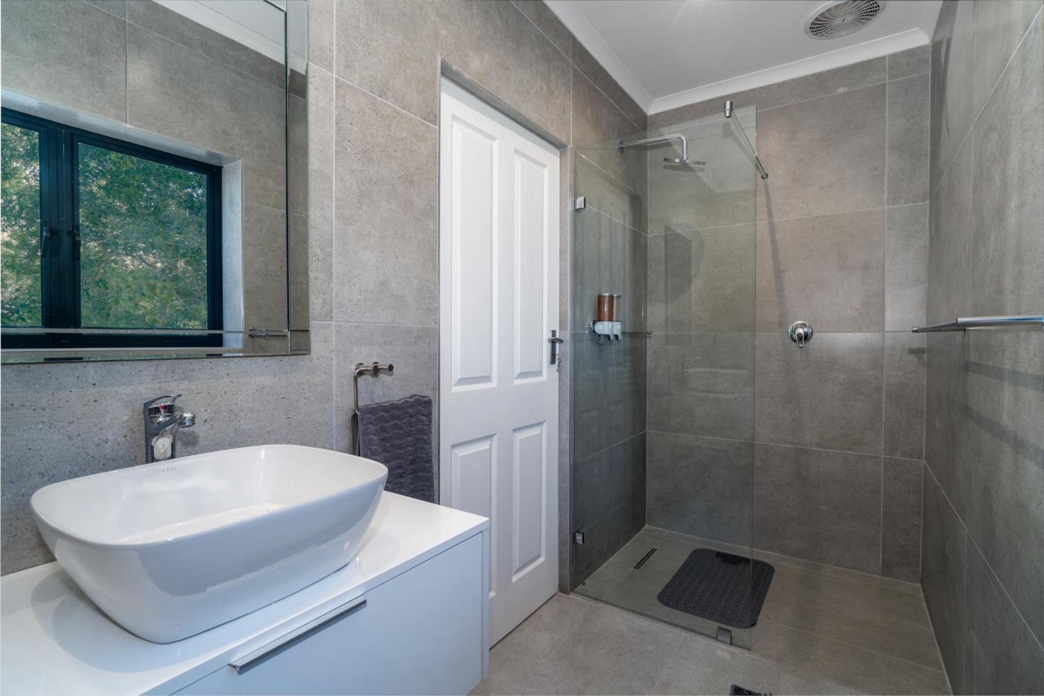 Superior King Room - Photo 38