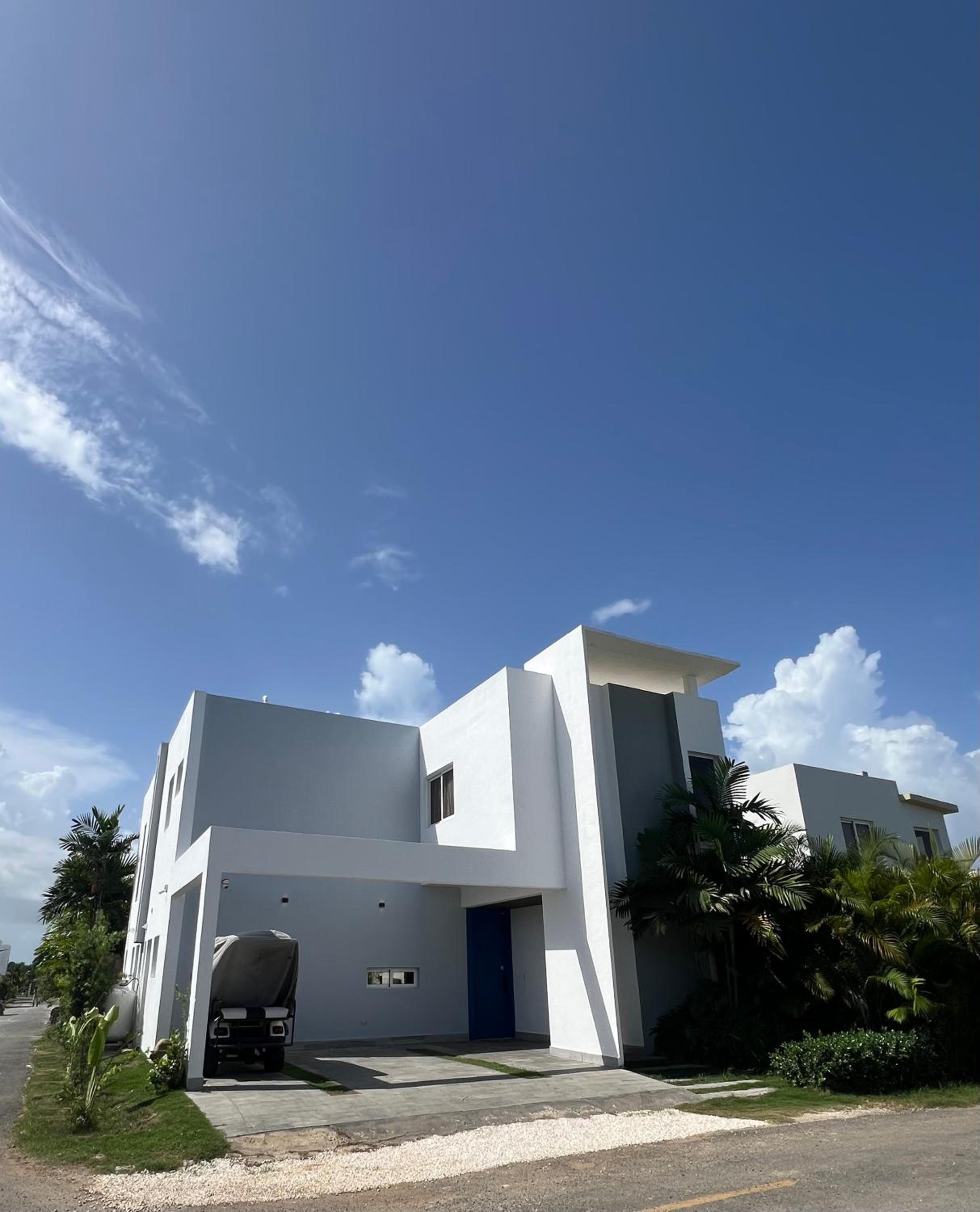 Three-Bedroom Villa photo 3