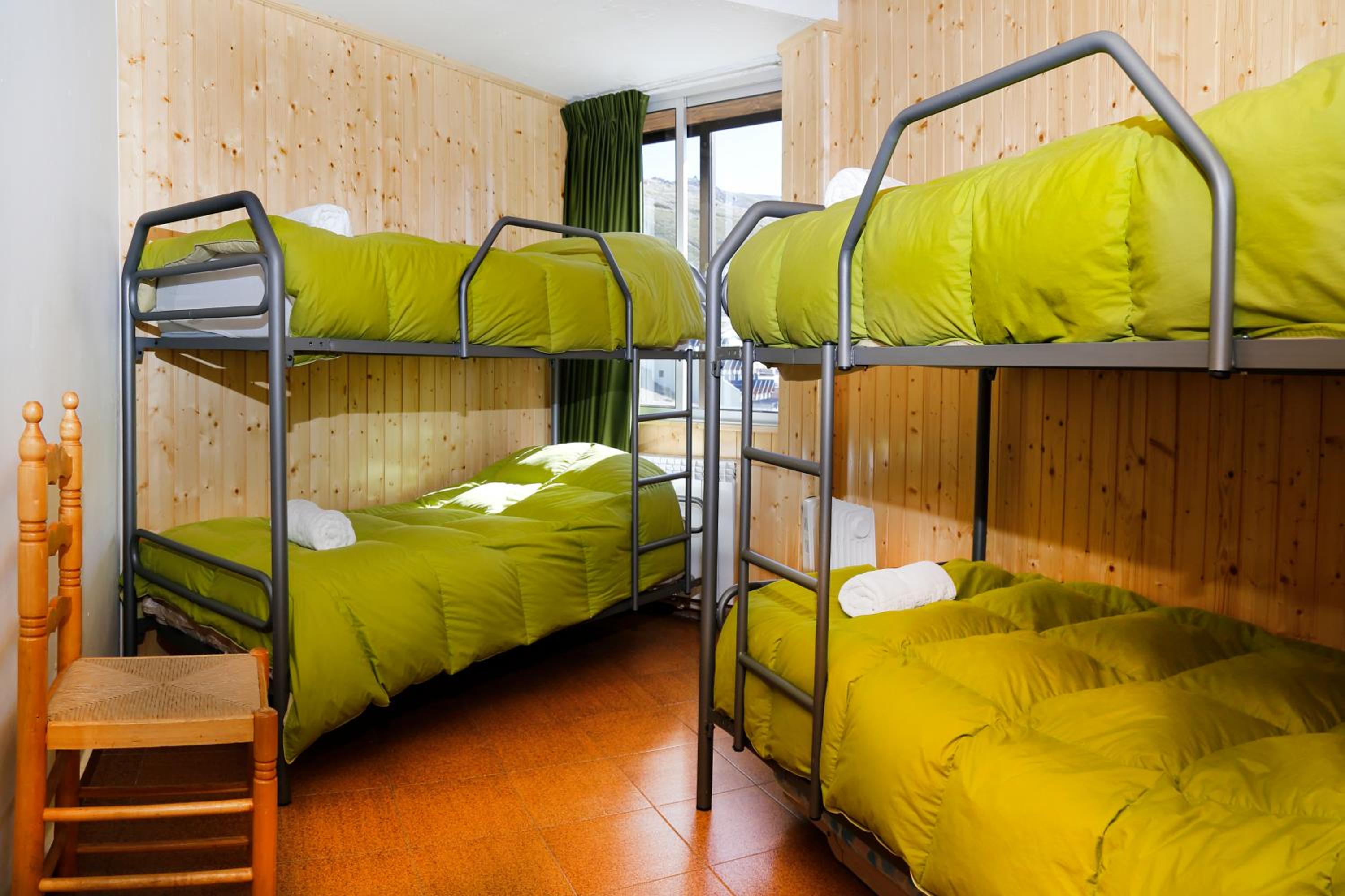 Two-Bedroom Apartment (8 Adults) photo 2