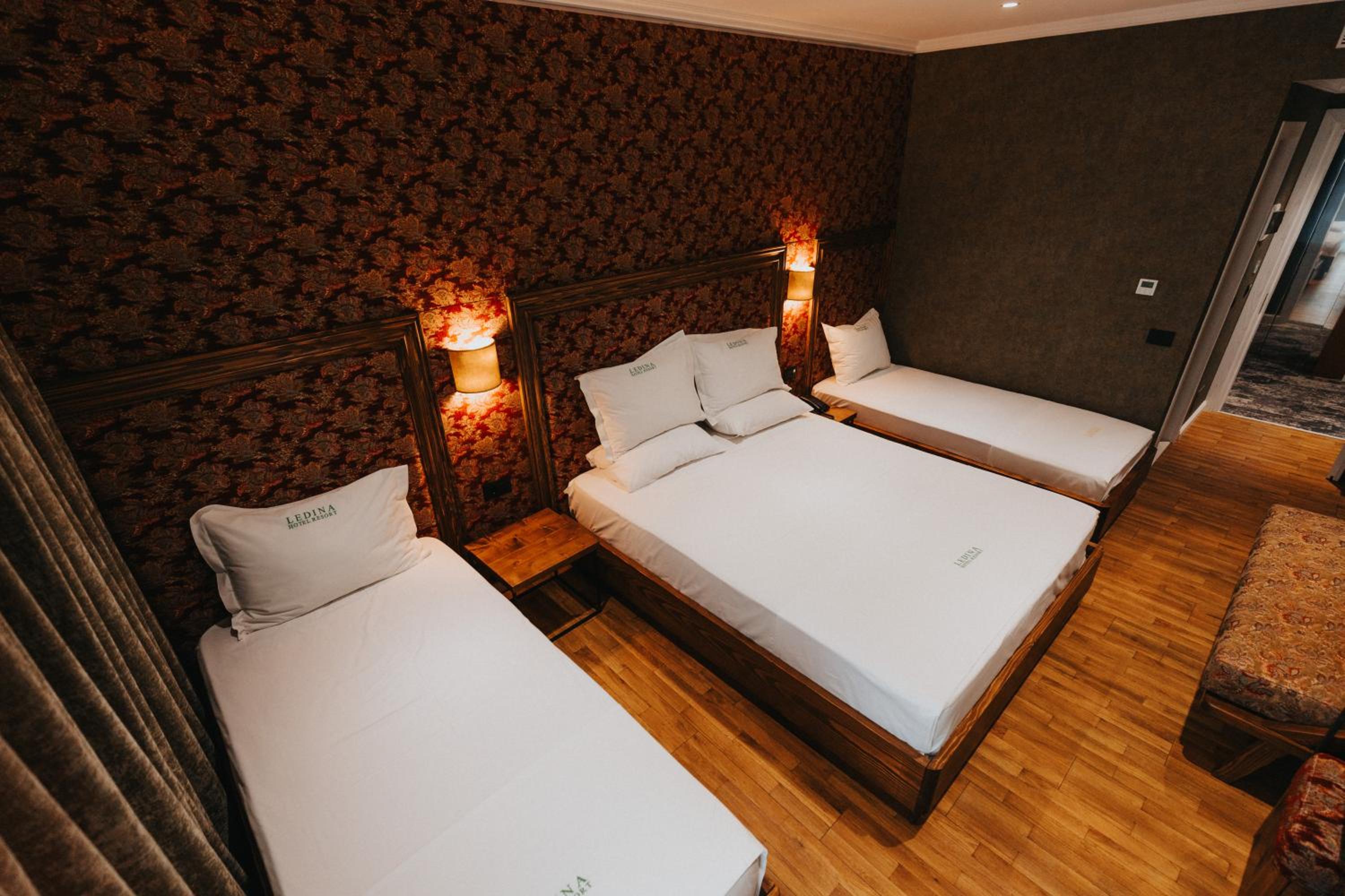 Superior Quadruple Room photo 2