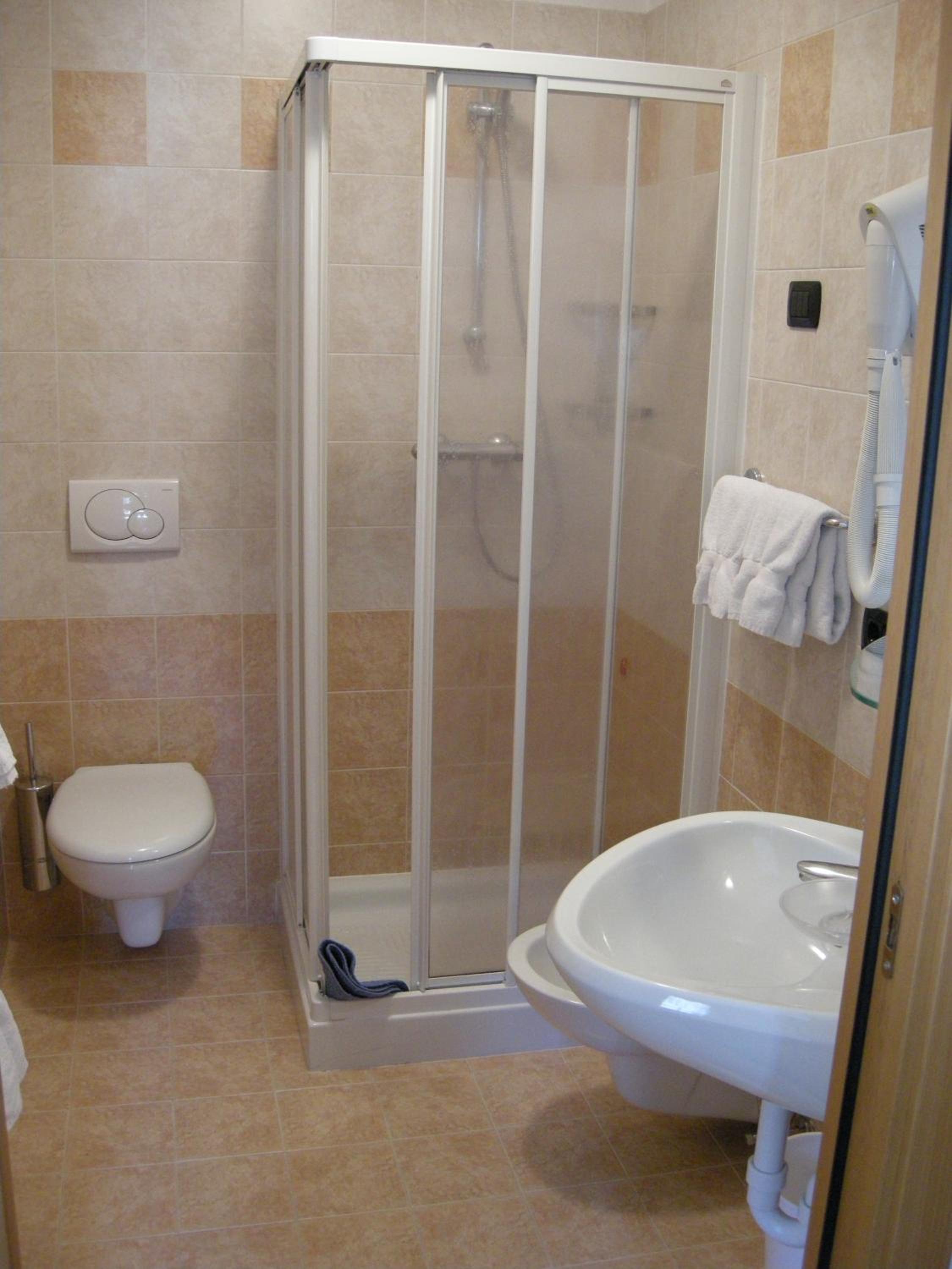 Standard Twin Room photo 2