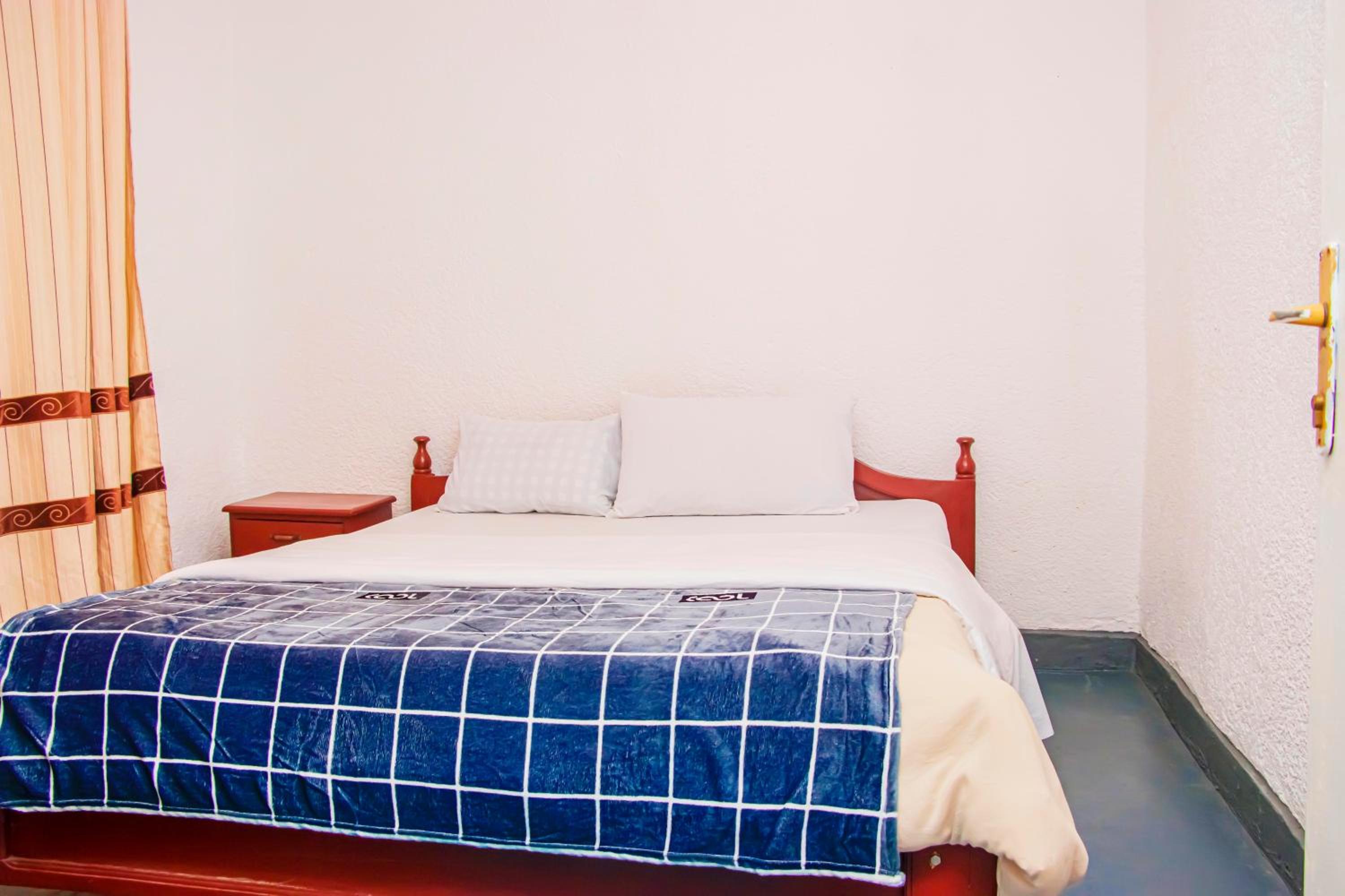 Standard Queen Room photo 1