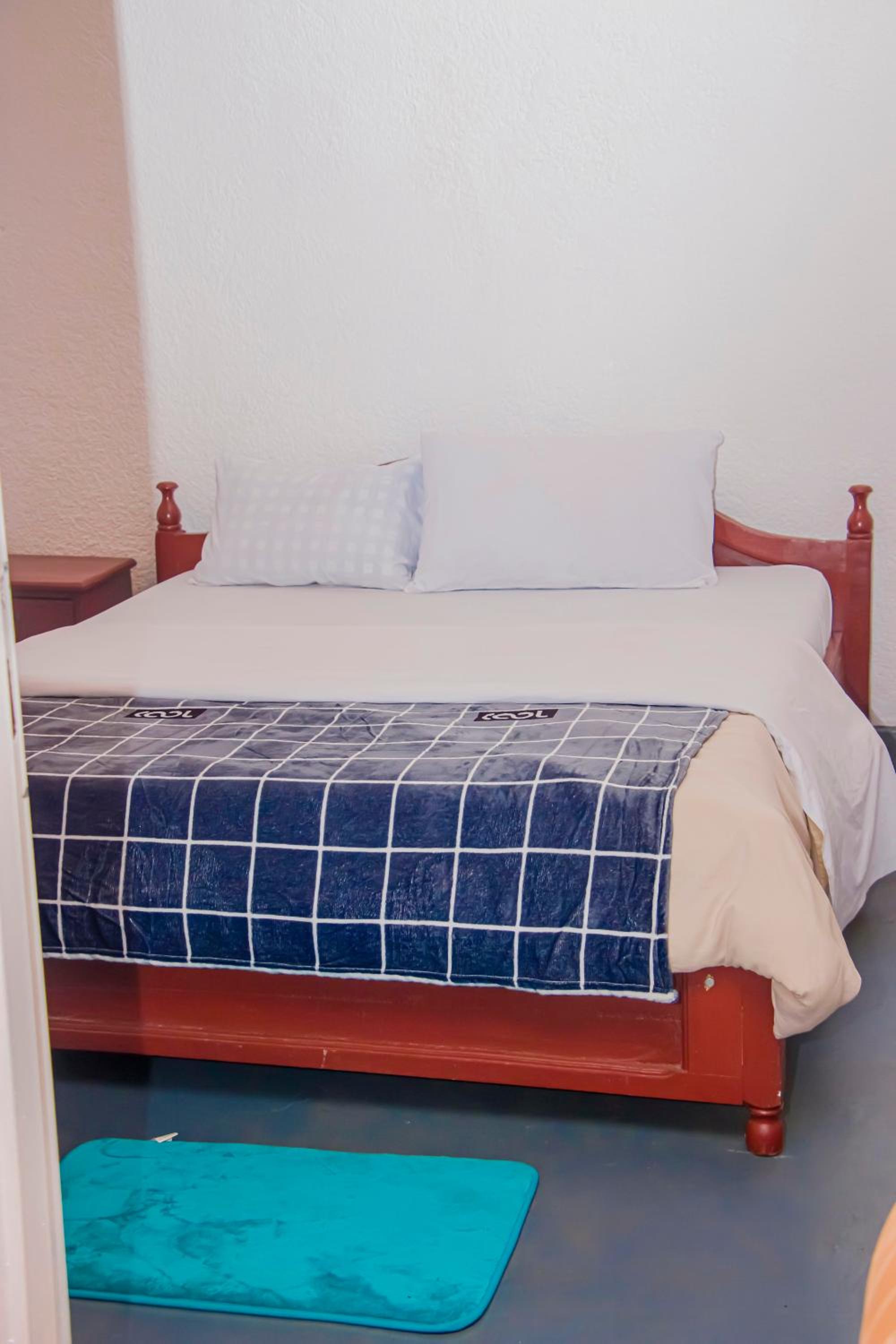Standard Queen Room photo 2