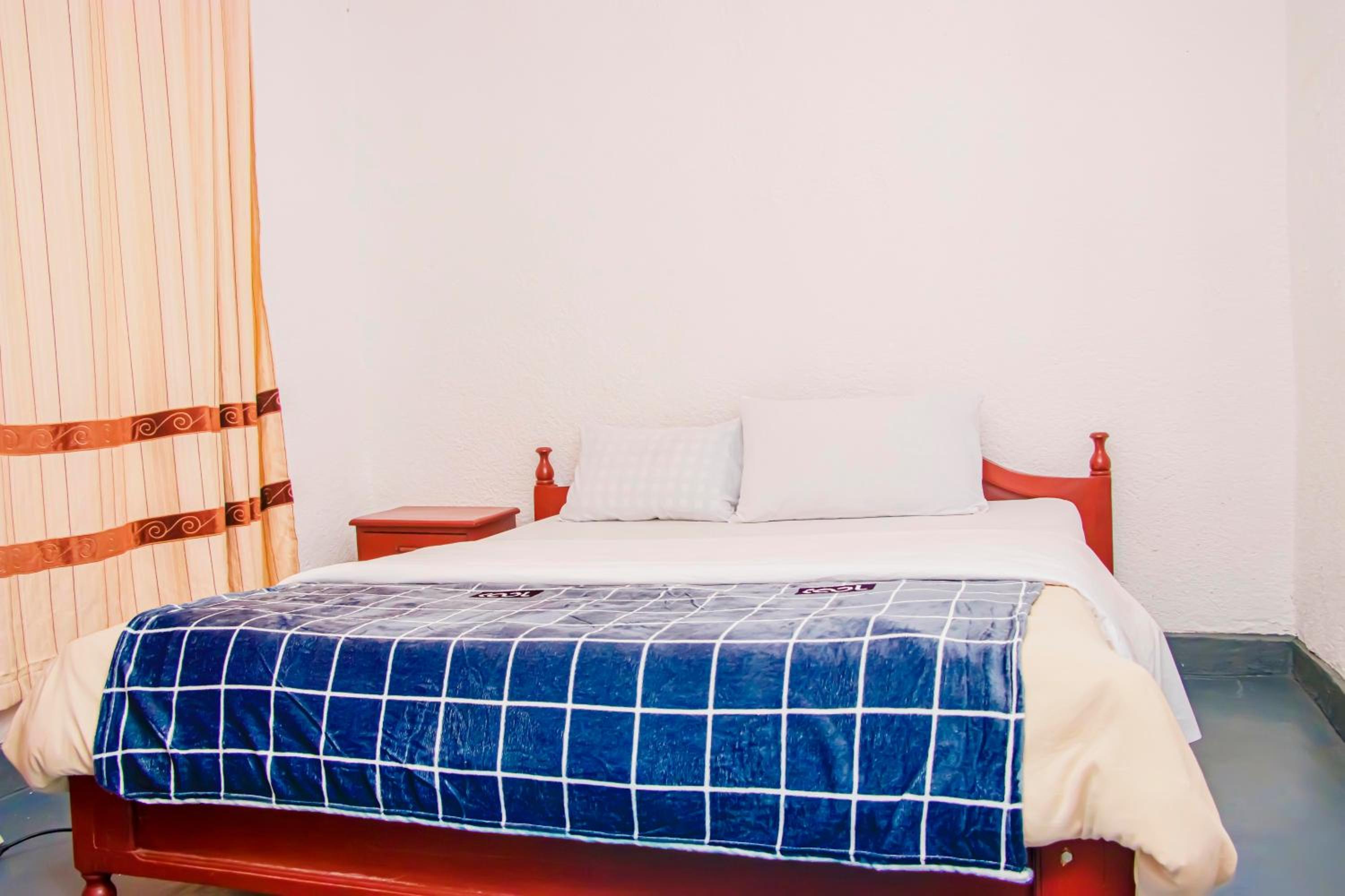 Standard Queen Room photo 3