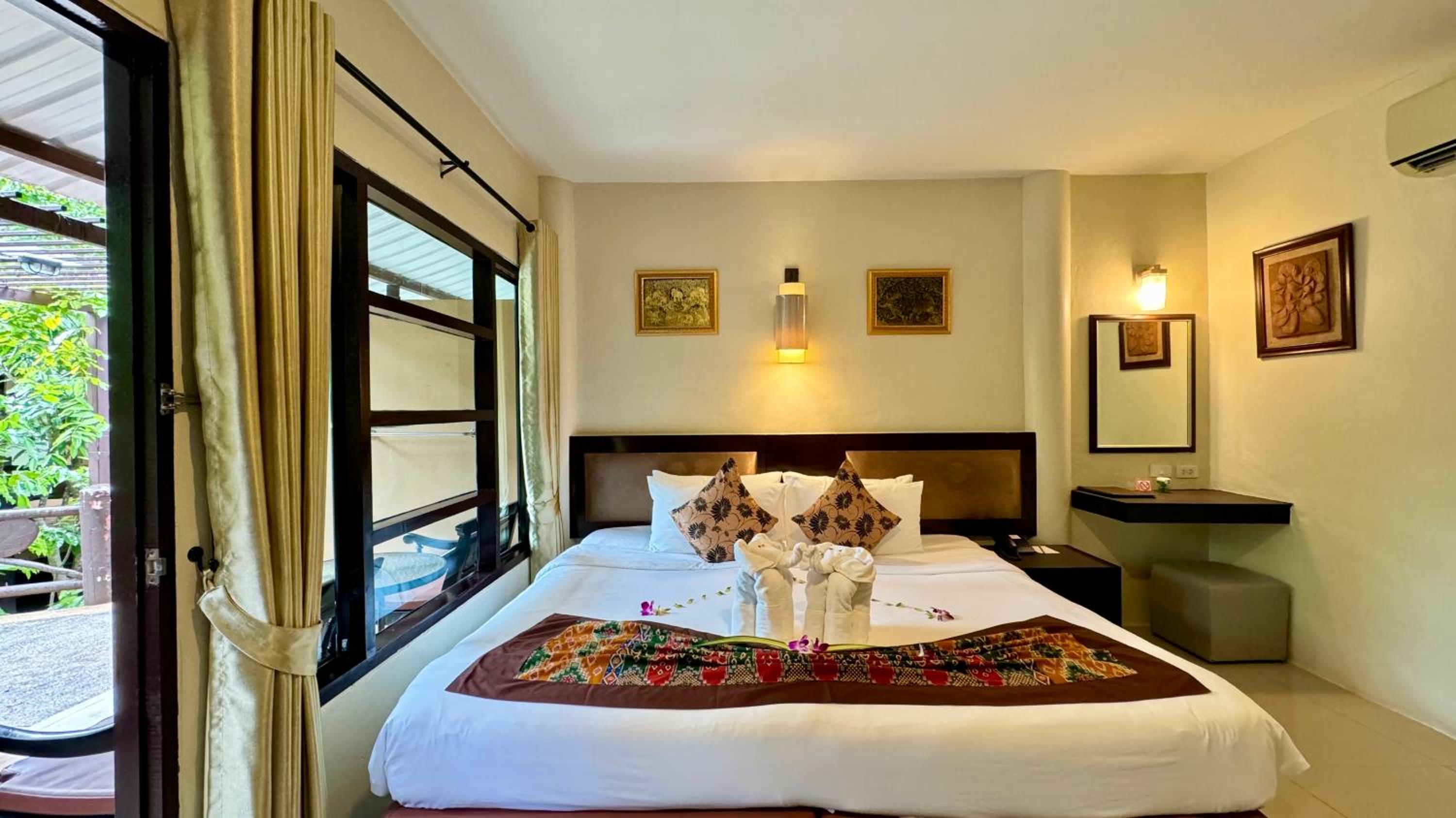 Superior Double or Twin Room - Photo 10