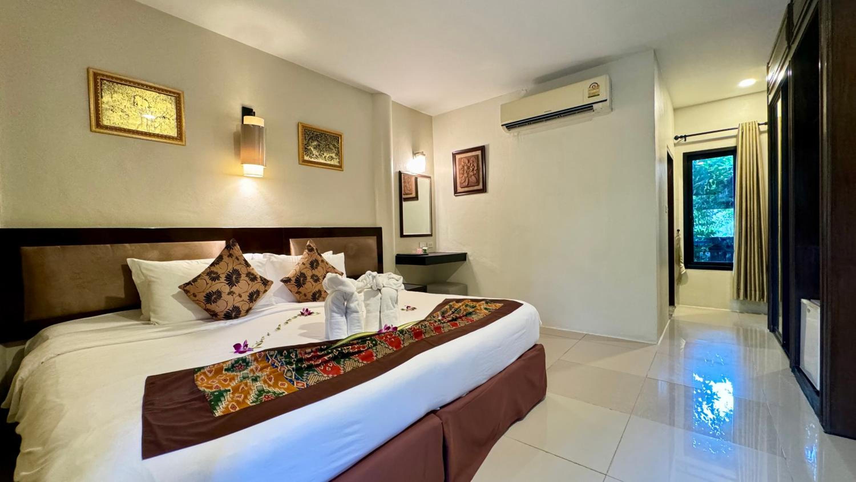 Superior Double or Twin Room - Photo 8