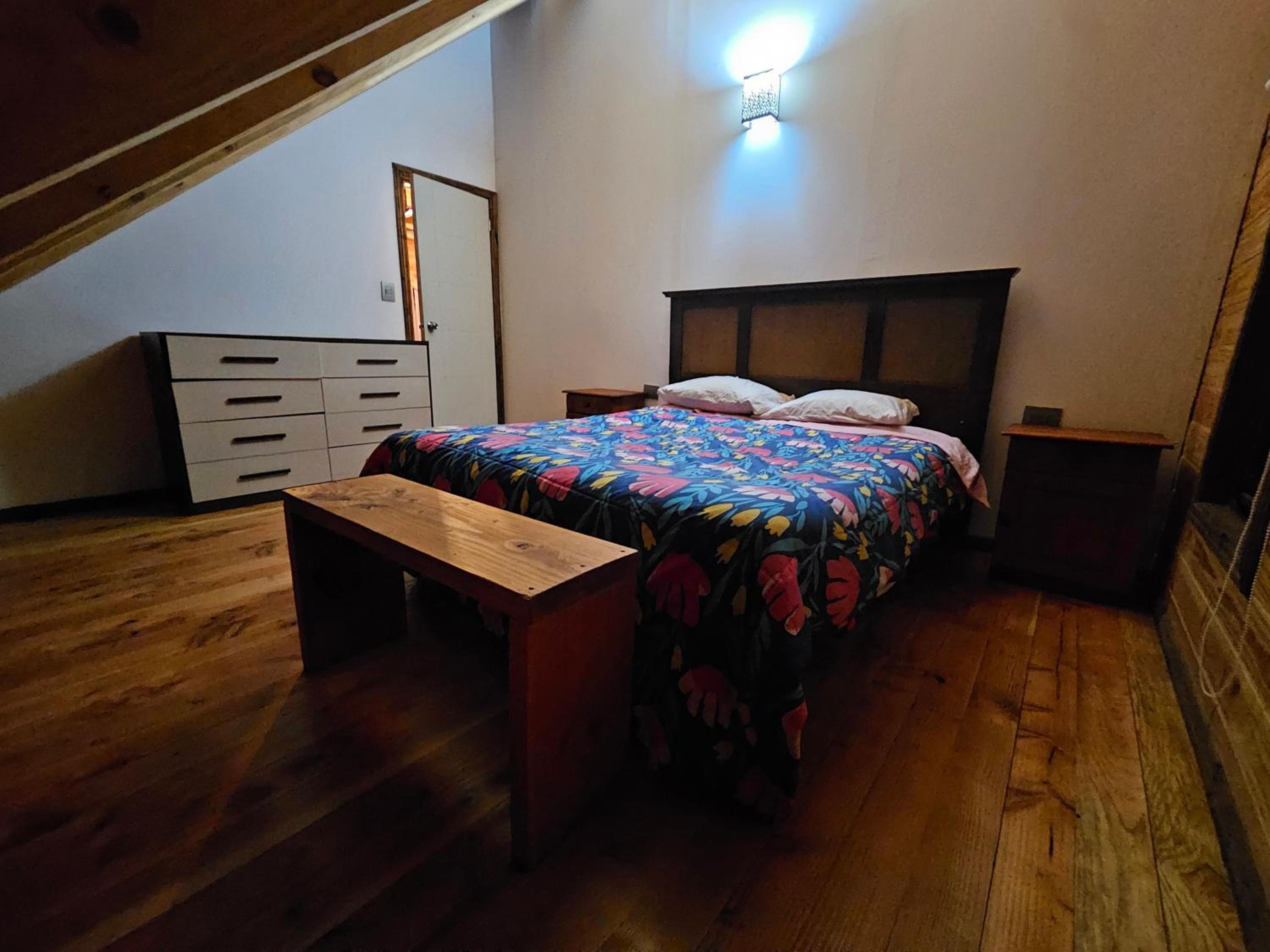 Seven-Bedroom House photo 2
