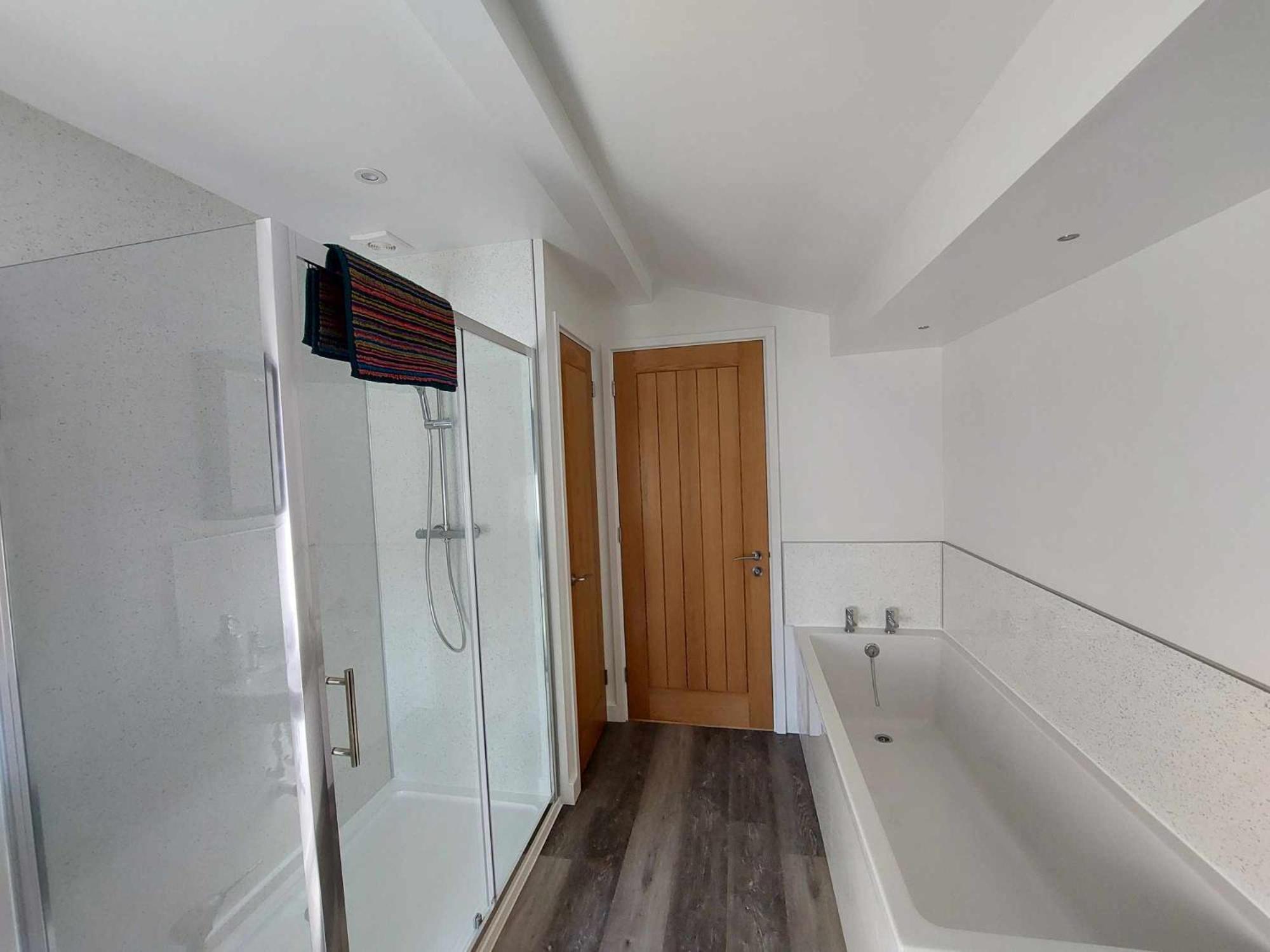Three-Bedroom House photo 3