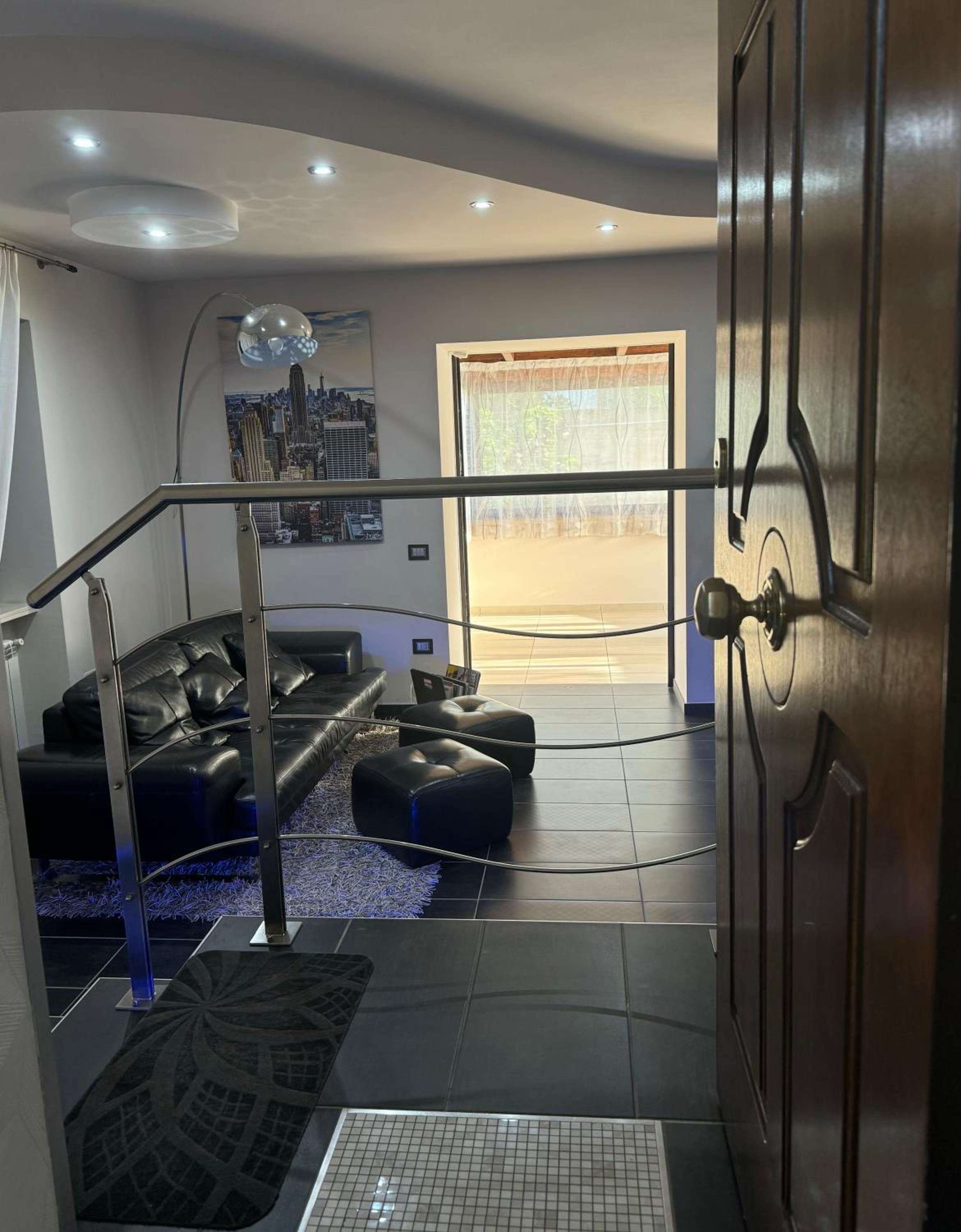 Three-Bedroom Premium Apartment With Balcony photo 1