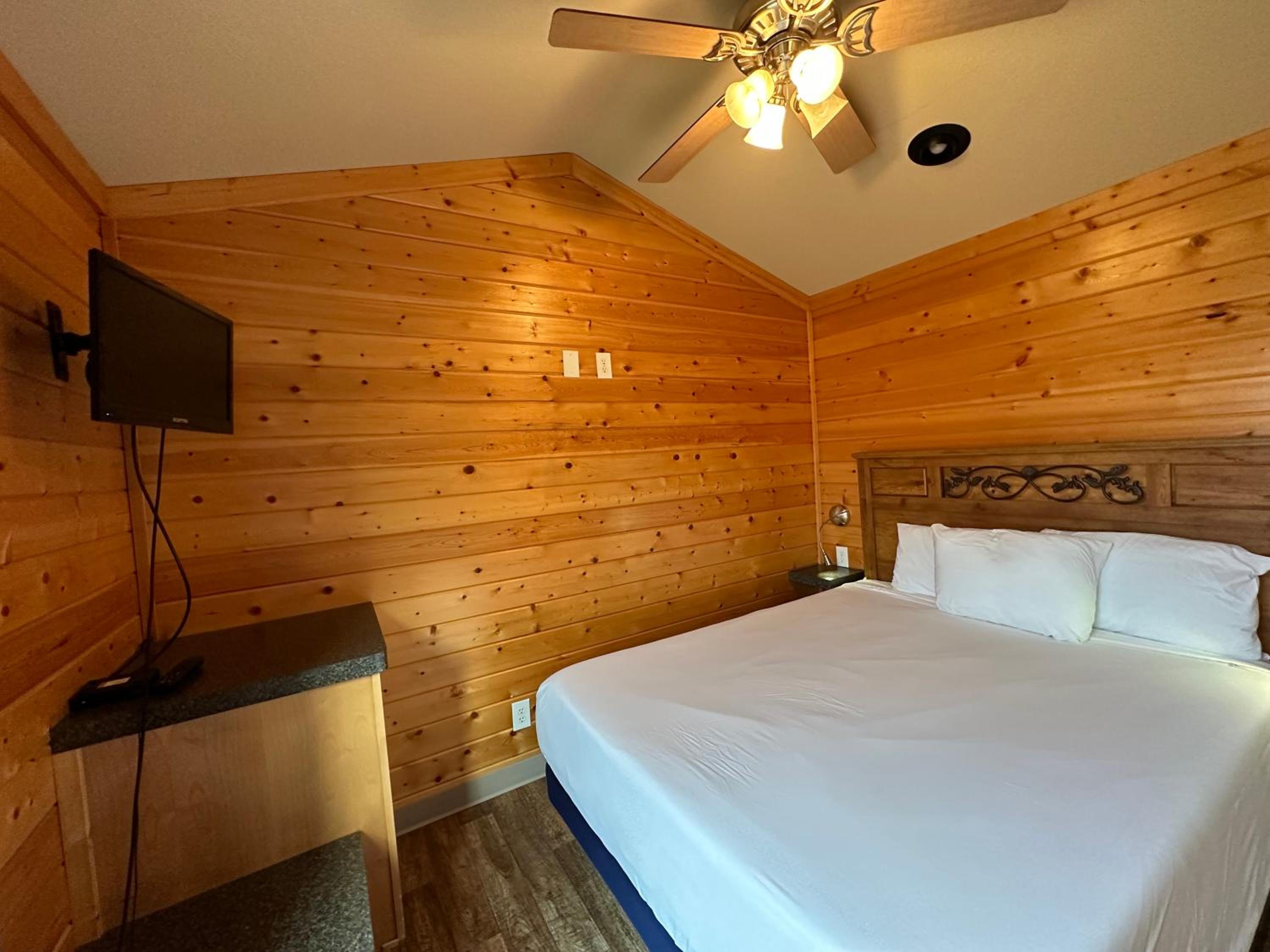 Two Bedroom Cabin with Kitchen photo 1