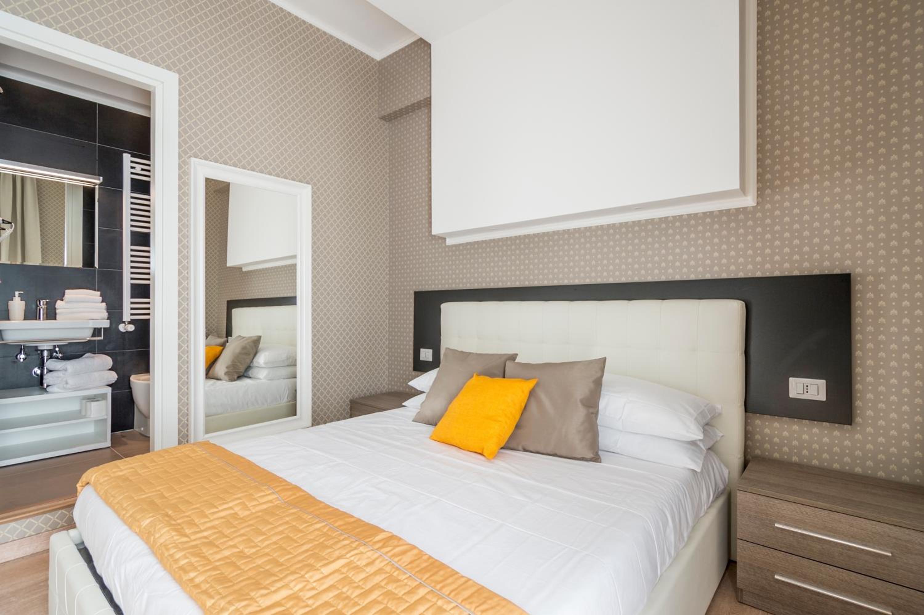 Deluxe Double Room with Balcony photo 1