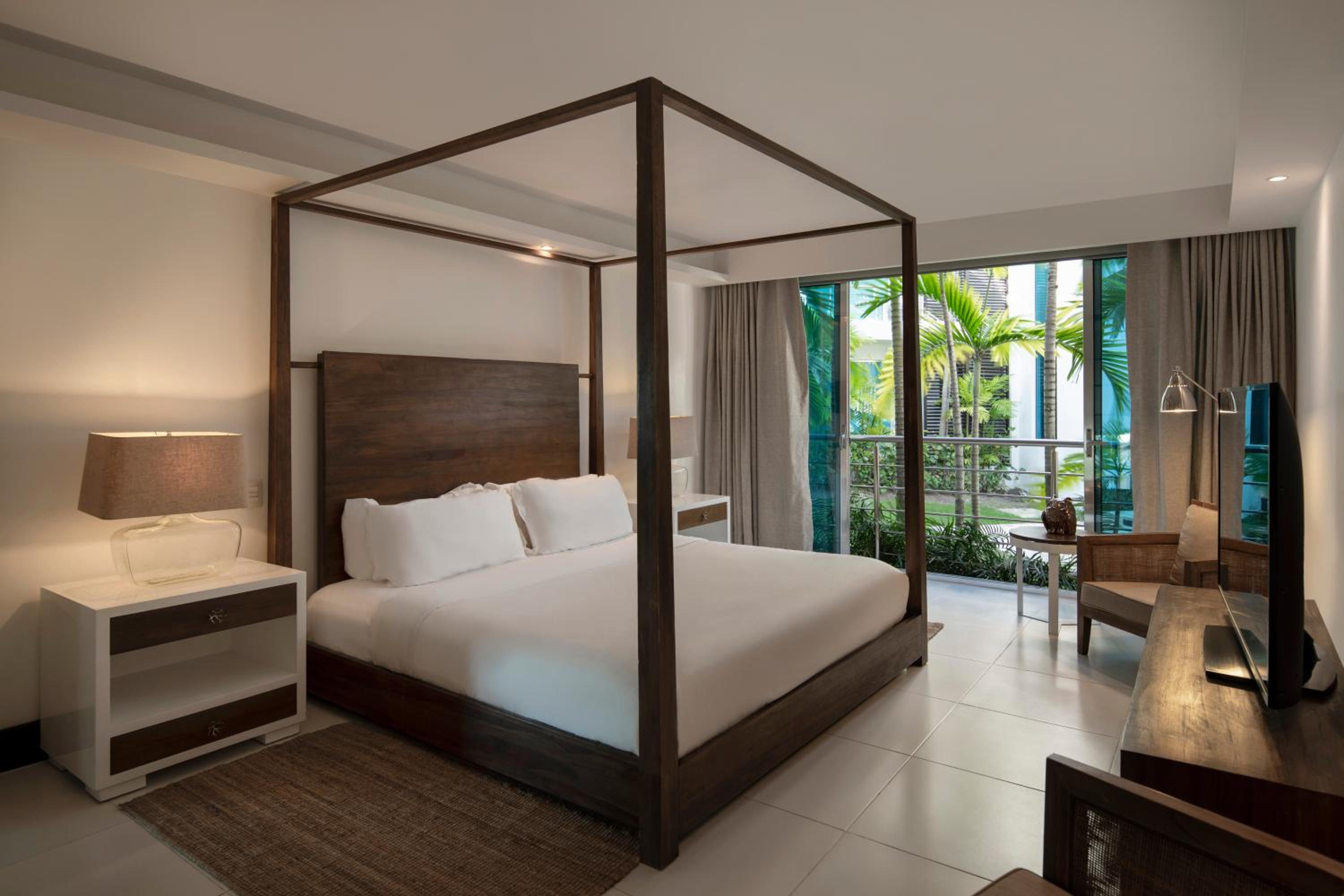 Superior King Room with Garden View