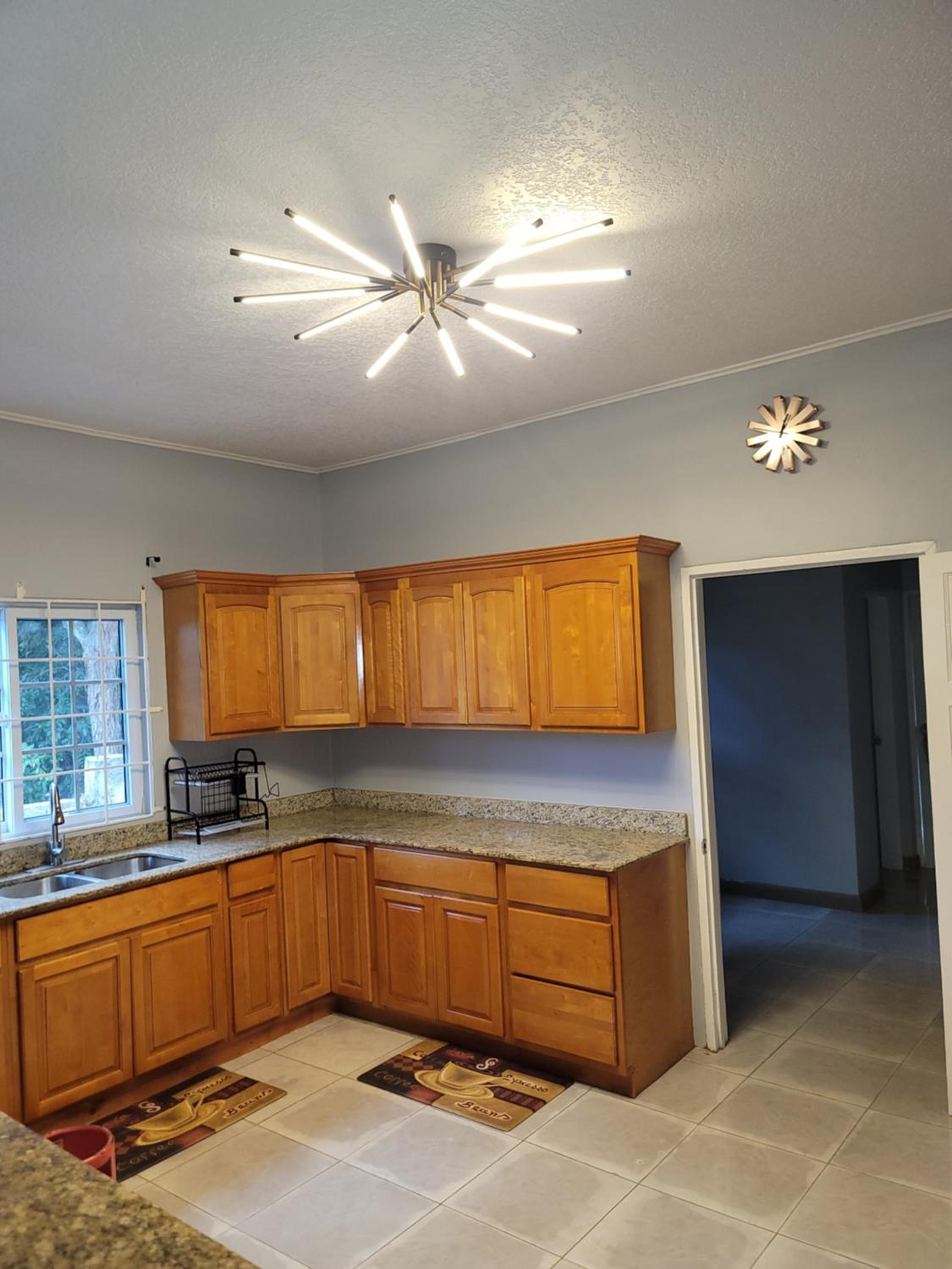 Three-Bedroom House photo 3