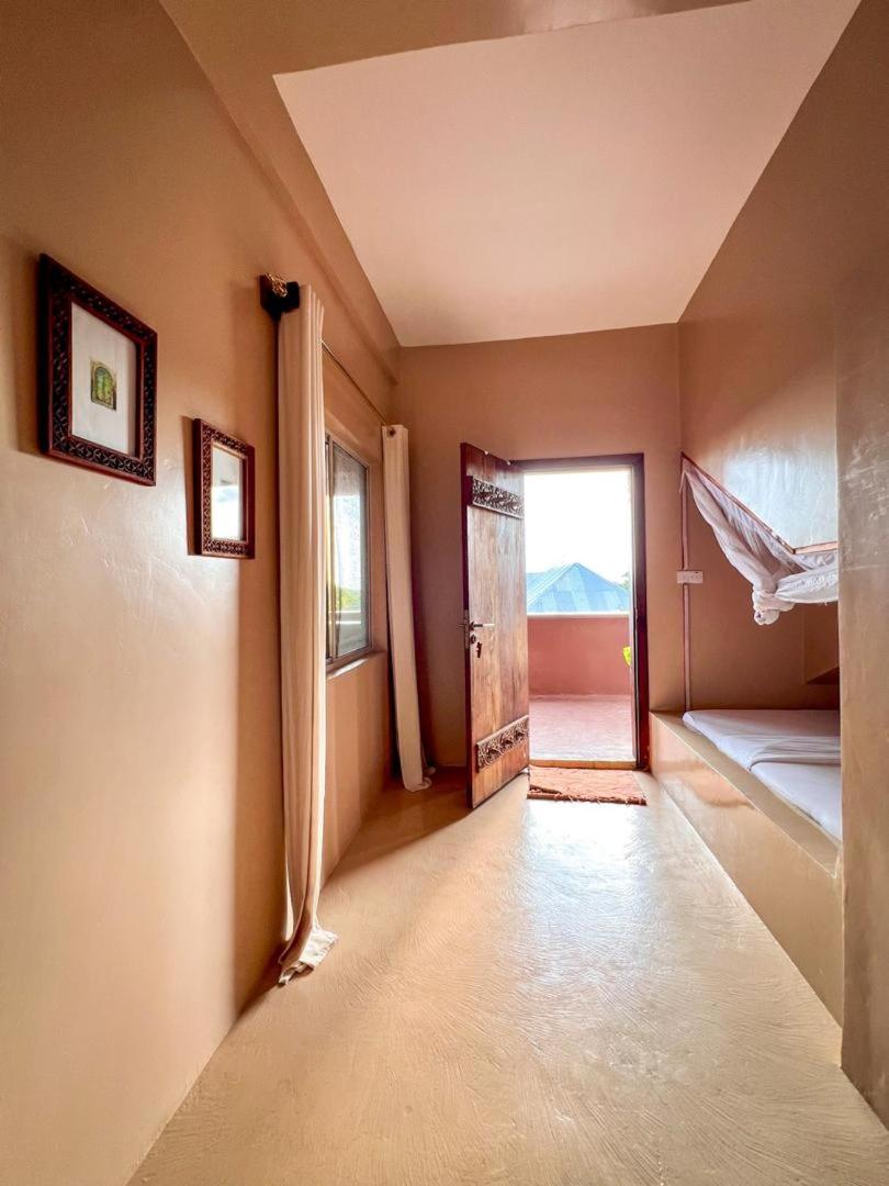 Family Room photo 3