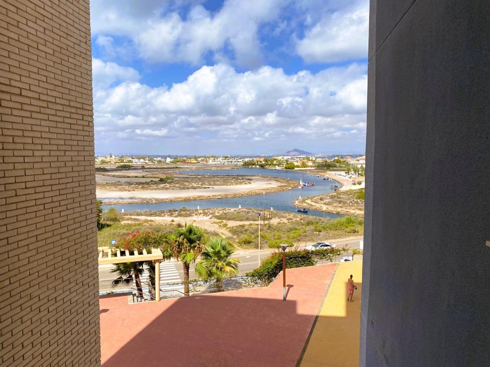 One-Bedroom Apartment with Balcony and Sea View photo 2