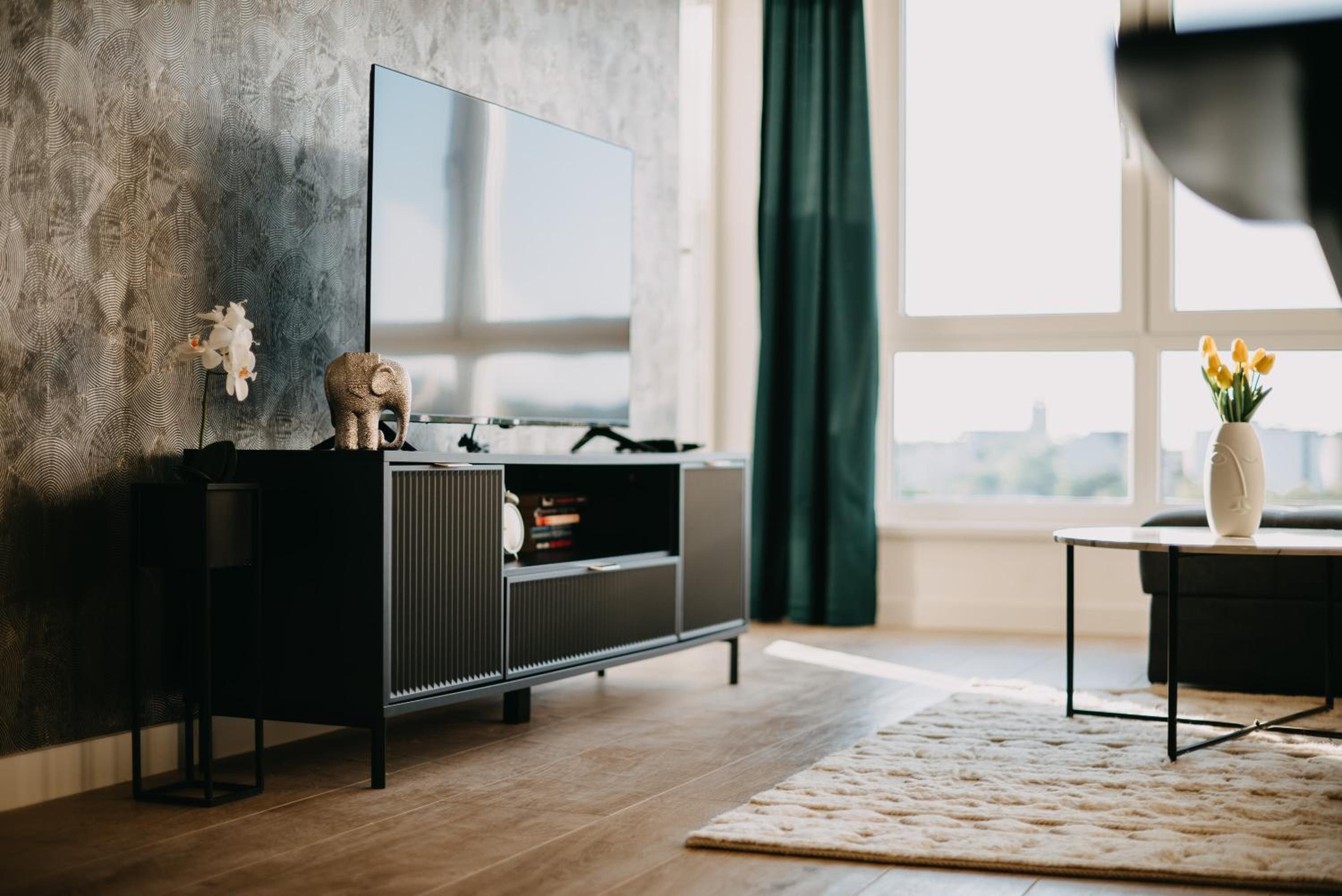 One-Bedroom Apartment photo 1