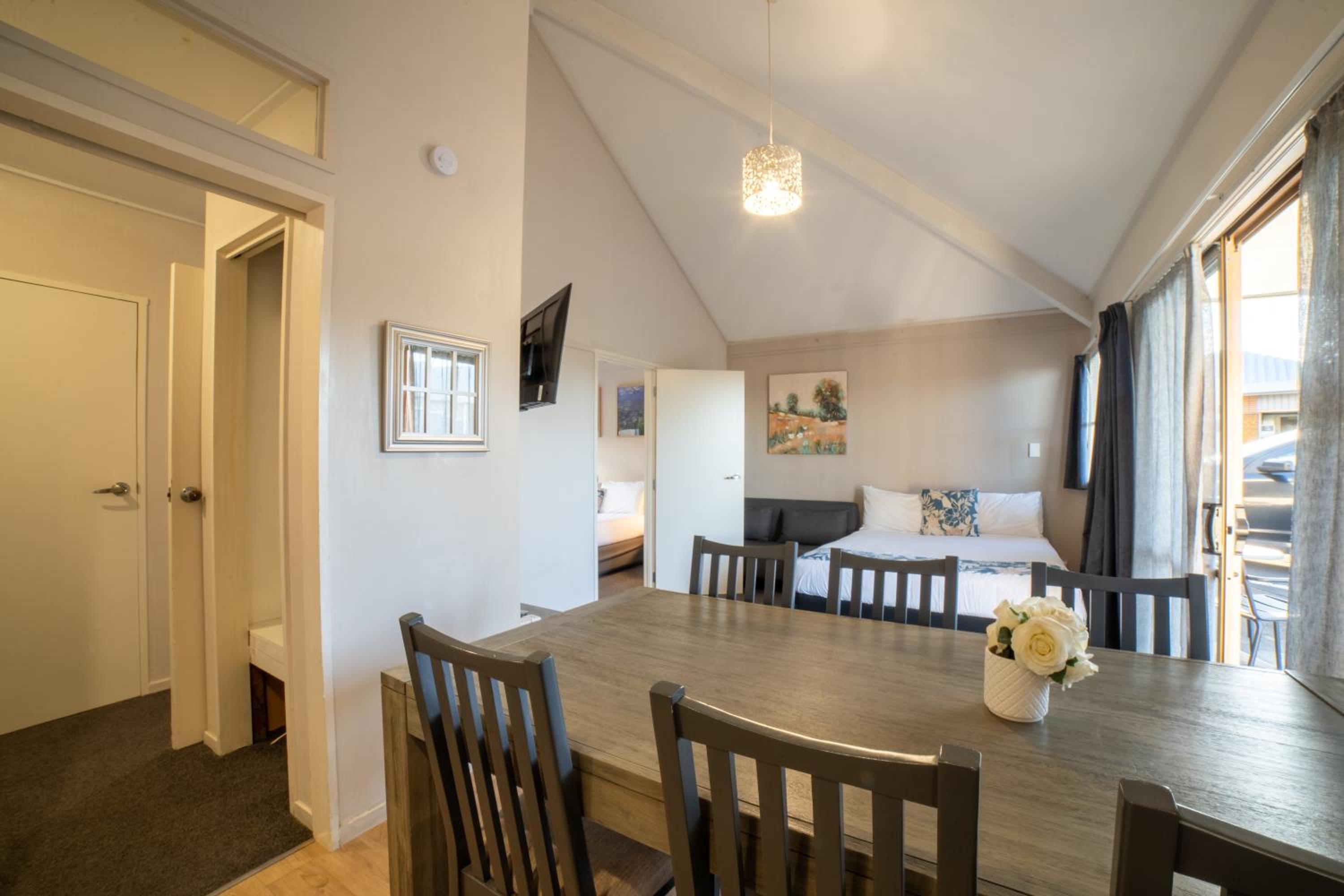 Superior Family Room photo 1