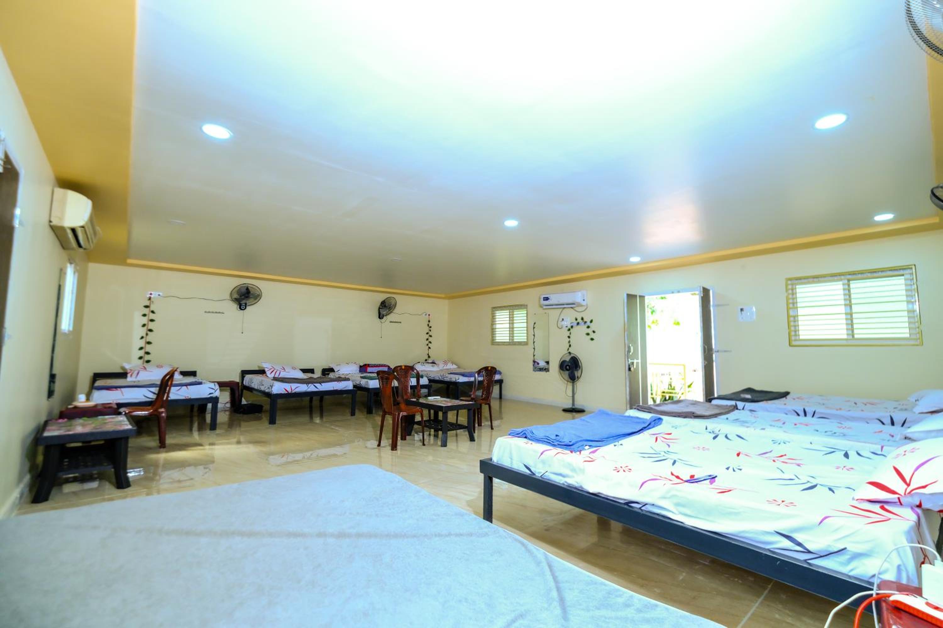 Mixed Dormitory Room