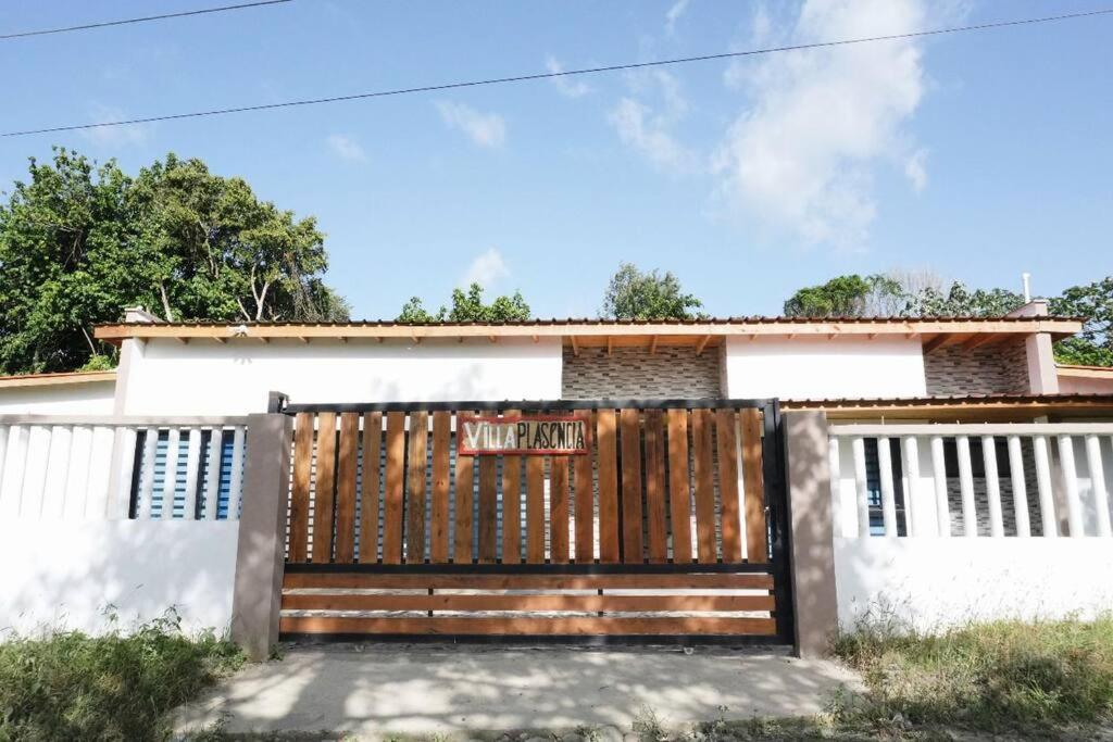 Three-Bedroom Villa photo 2