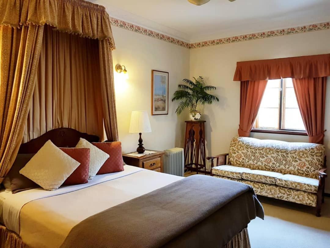 Queen Room with Spa Bath photo 3